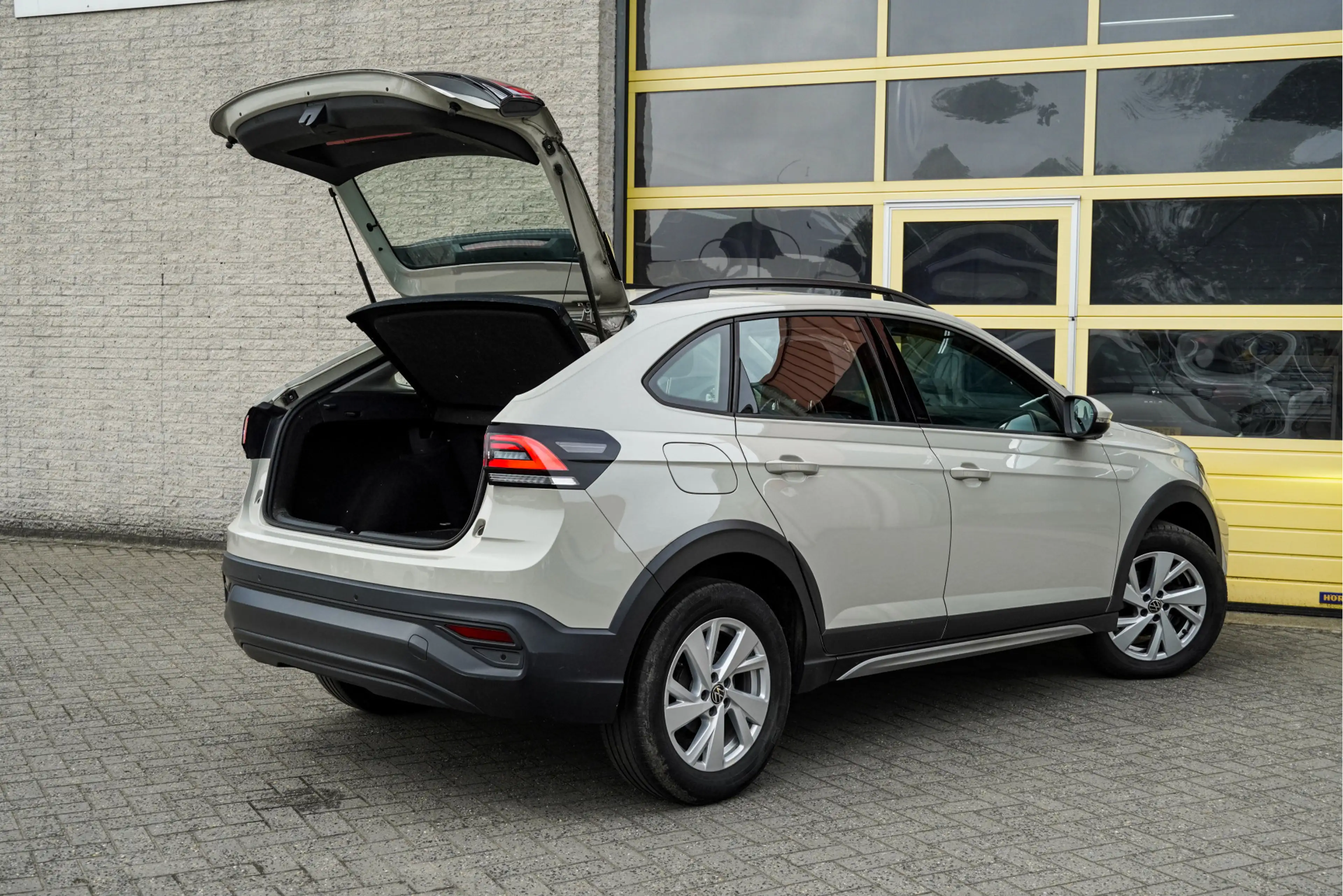 Volkswagen Taigo 1.0 TSI Life BJ2022 Led | LMV | App-Connect | PDC — photo 8