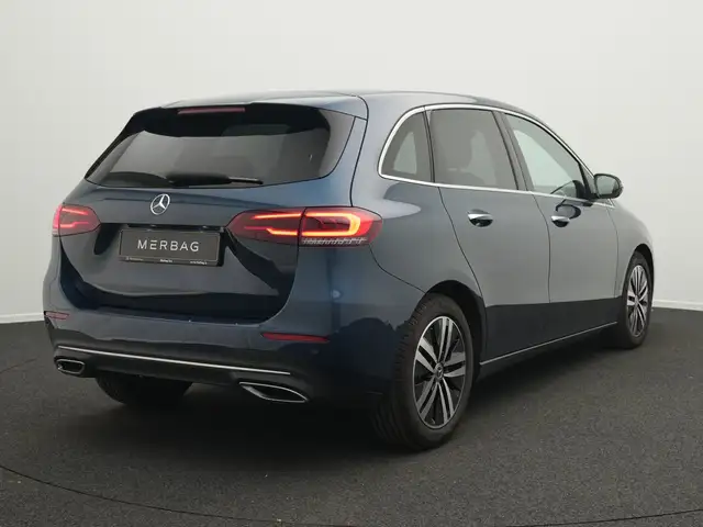 Mercedes-Benz B-Class view 3
