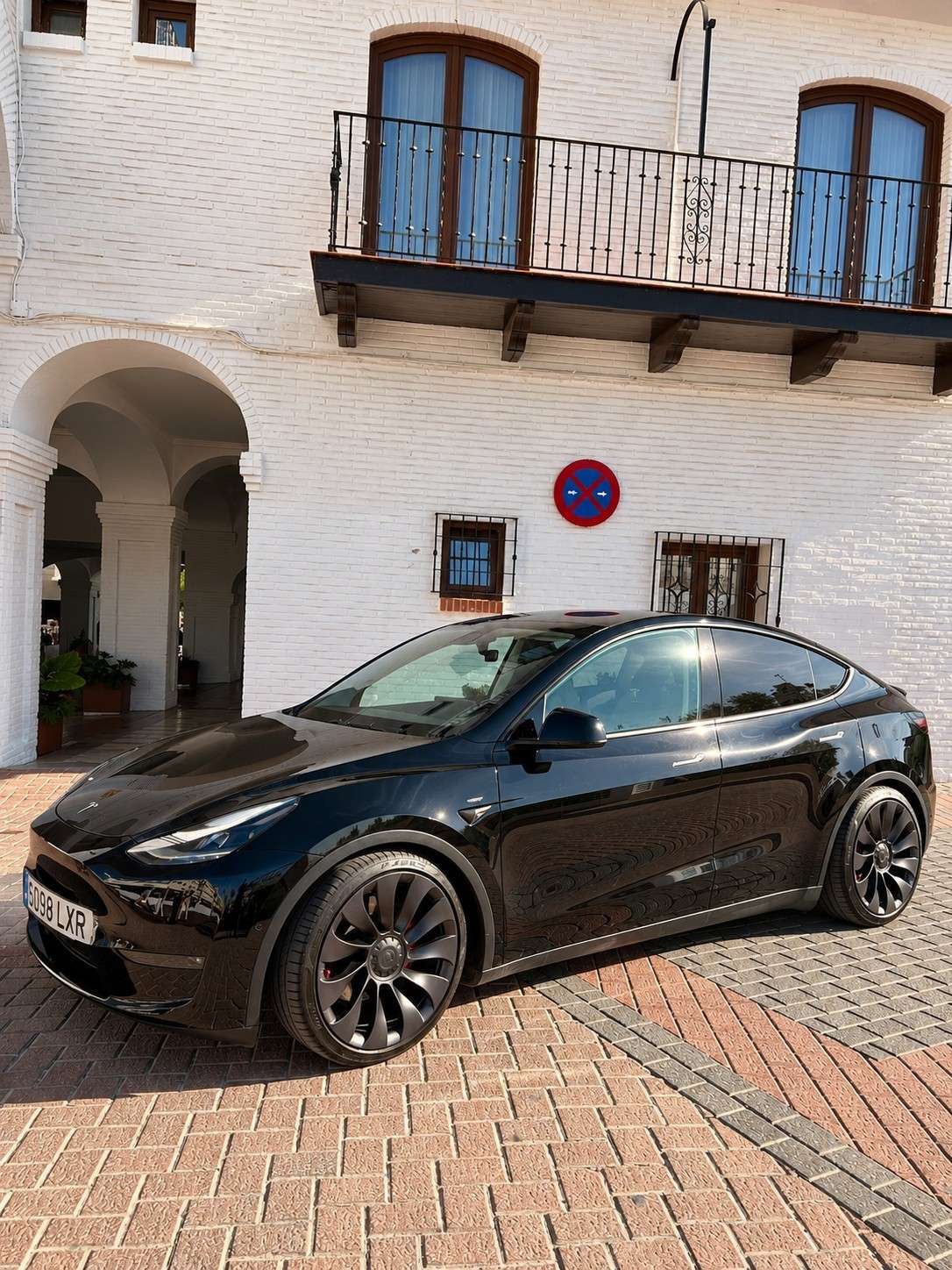 Tesla Model Y Performance AWD - foto 1