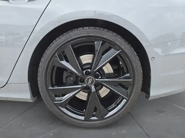 Audi S6 view 15