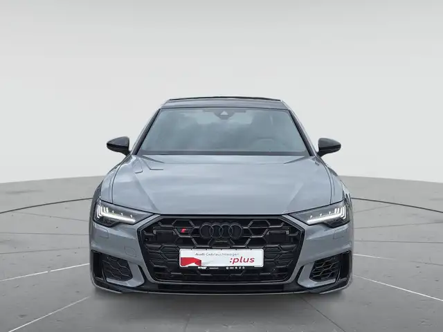 Audi S6 view 2