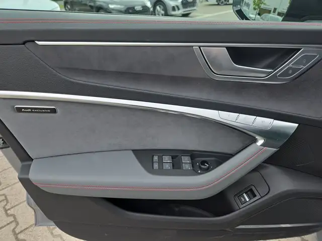 Audi S6 view 17