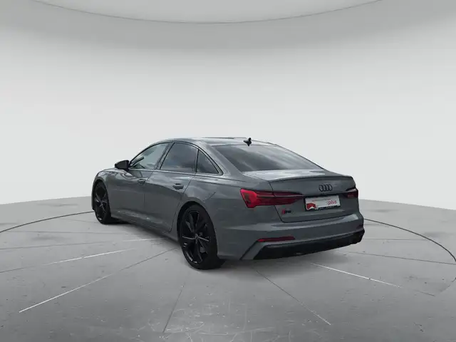 Audi S6 view 3