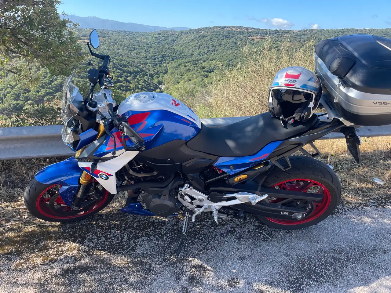 BMW F 900 R