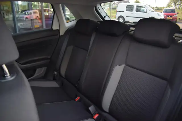 Volkswagen Polo view 6
