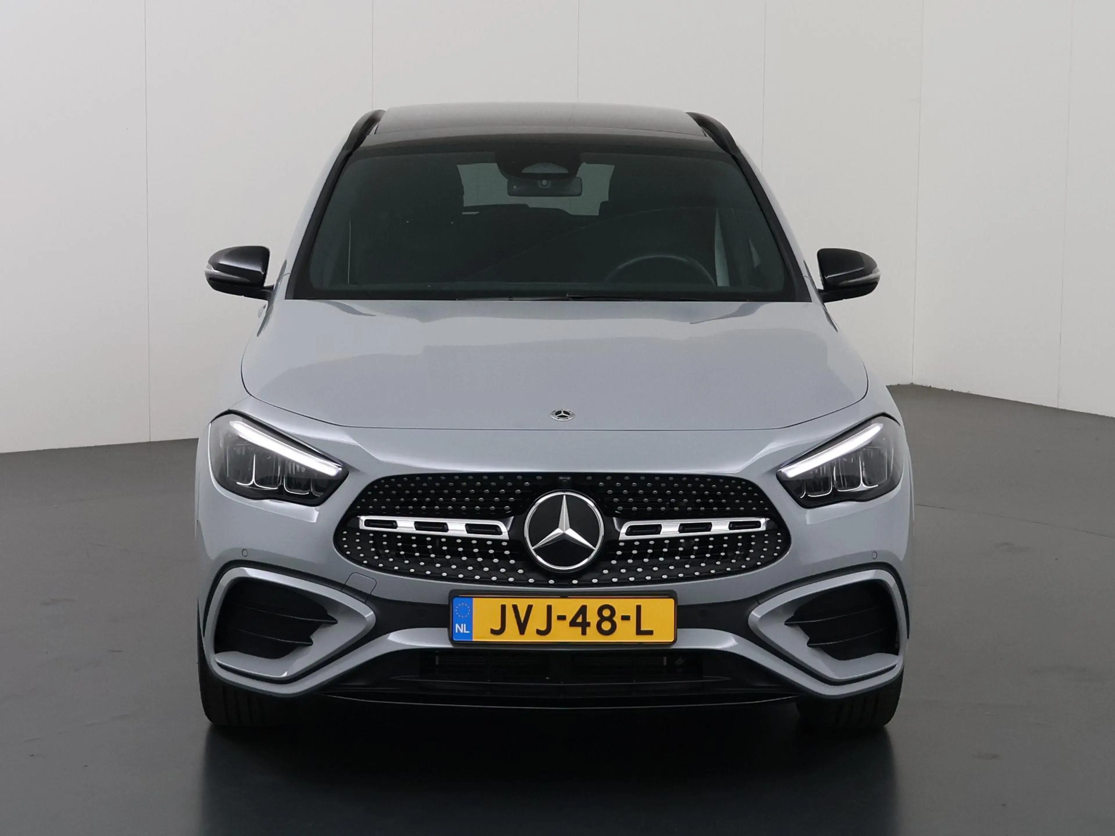 Mercedes-Benz GLA 250 e Star Edition AMG Line | Night | Panoramadak | Tr — photo 3