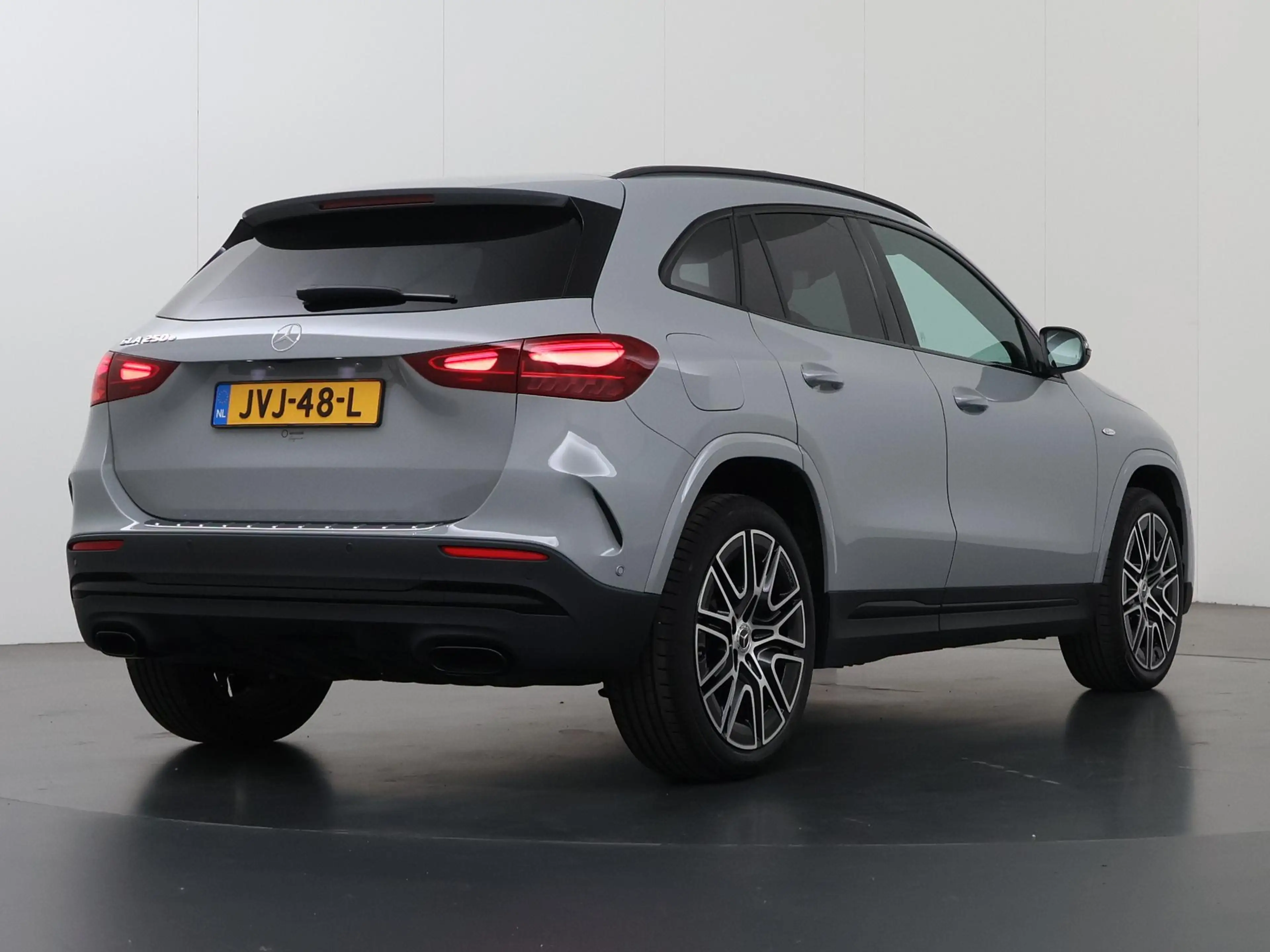 Mercedes-Benz GLA 250 e Star Edition AMG Line | Night | Panoramadak | Tr — photo 2