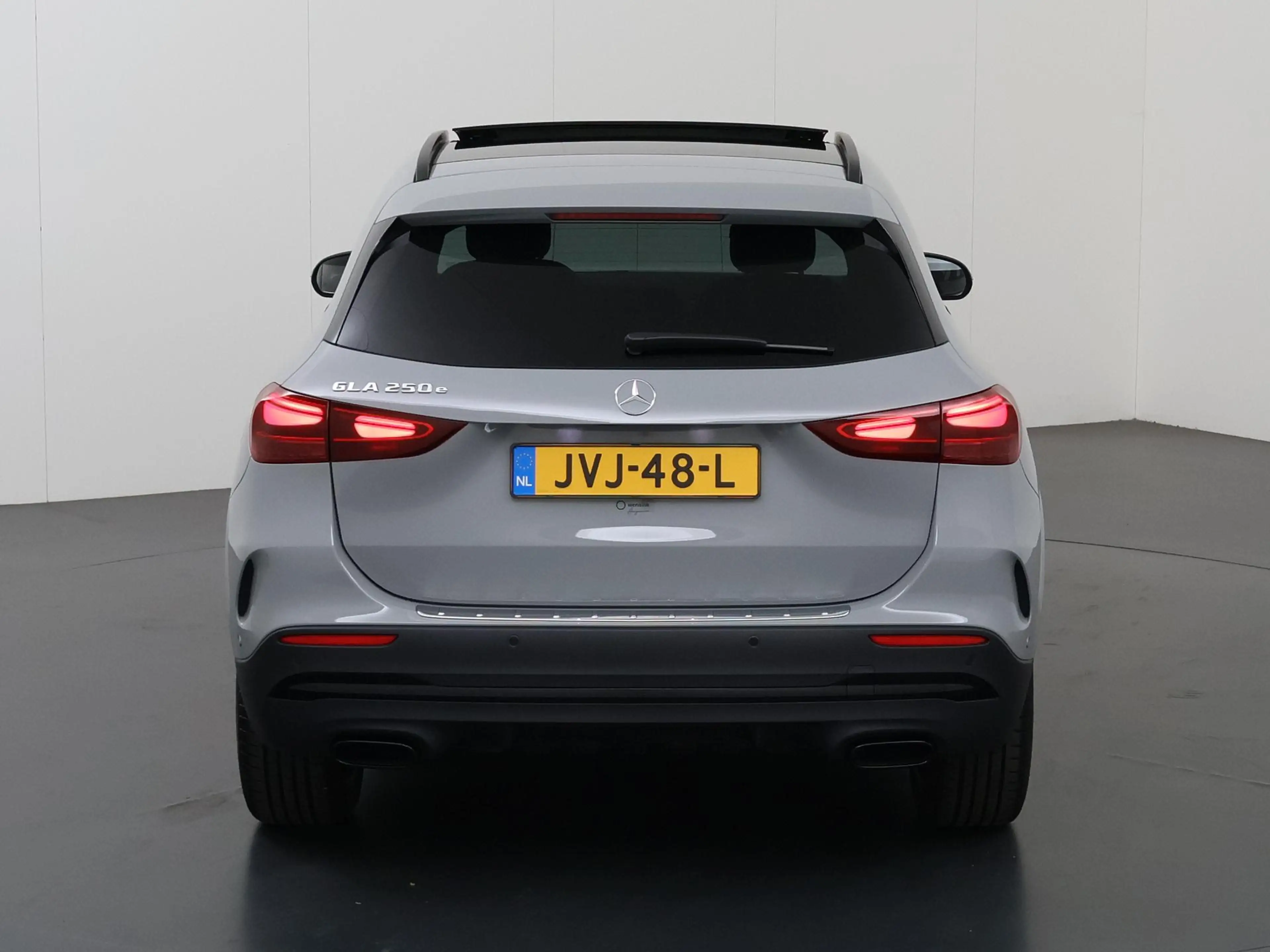 Mercedes-Benz GLA 250 e Star Edition AMG Line | Night | Panoramadak | Tr — photo 4