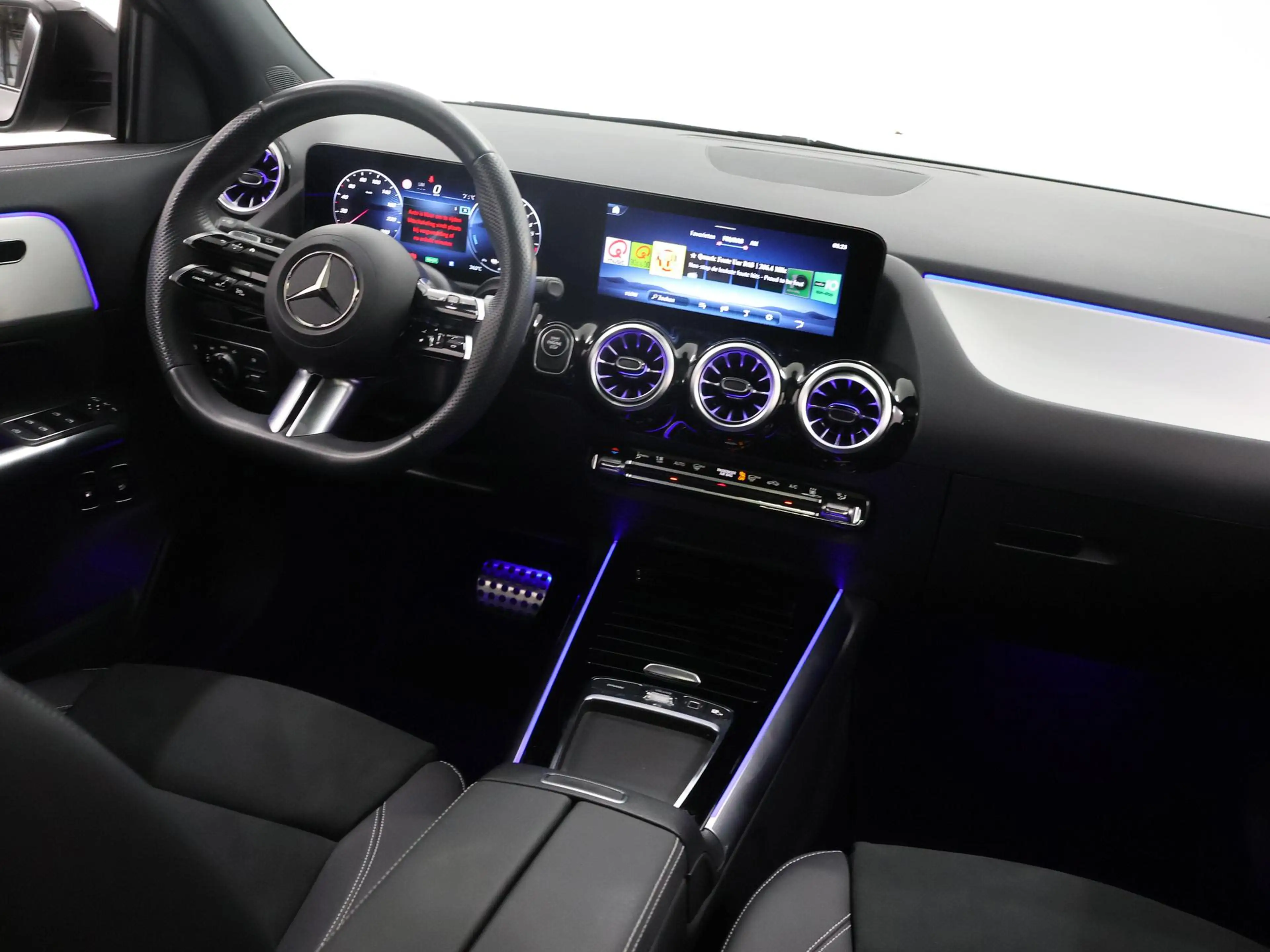Mercedes-Benz GLA 250 e Star Edition AMG Line | Night | Panoramadak | Tr — photo 9