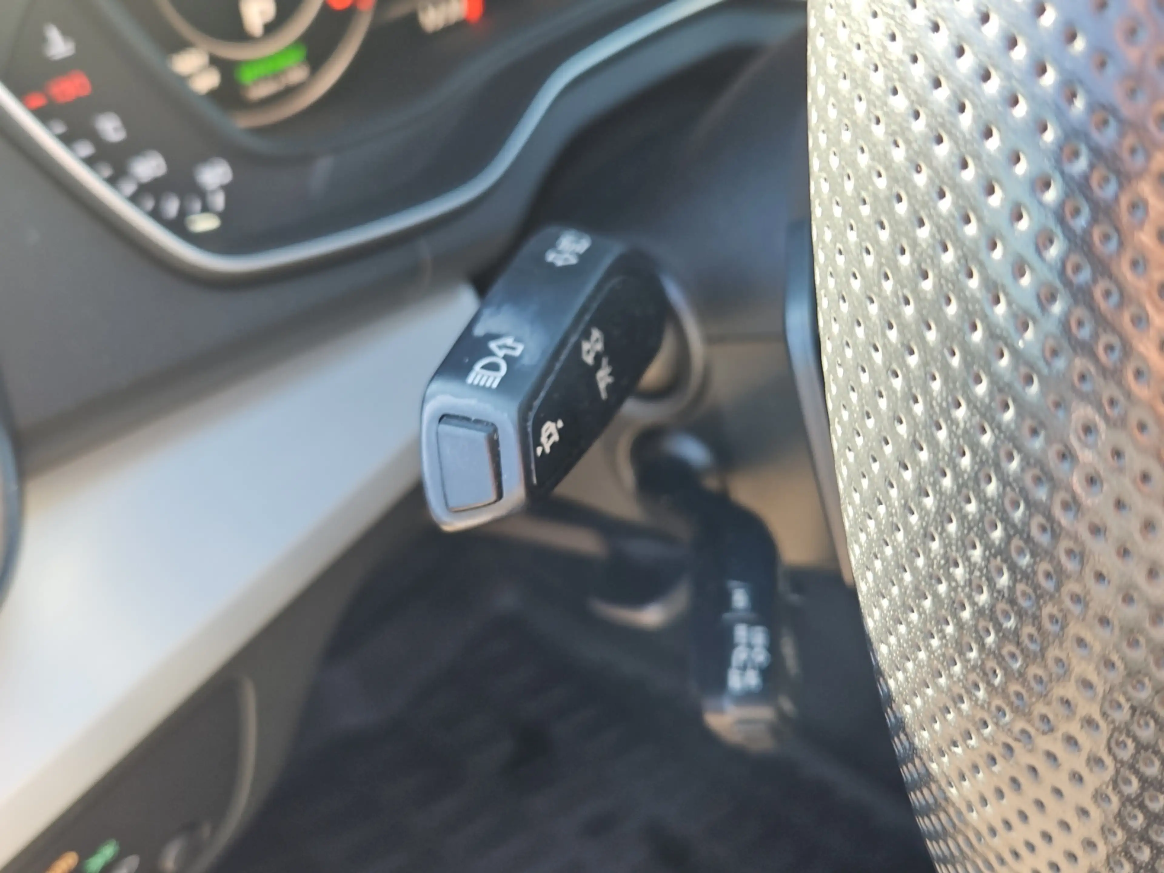 Audi Q5 40 TDI S tronic quattro Sport S-line NaviPlus m... — photo 15