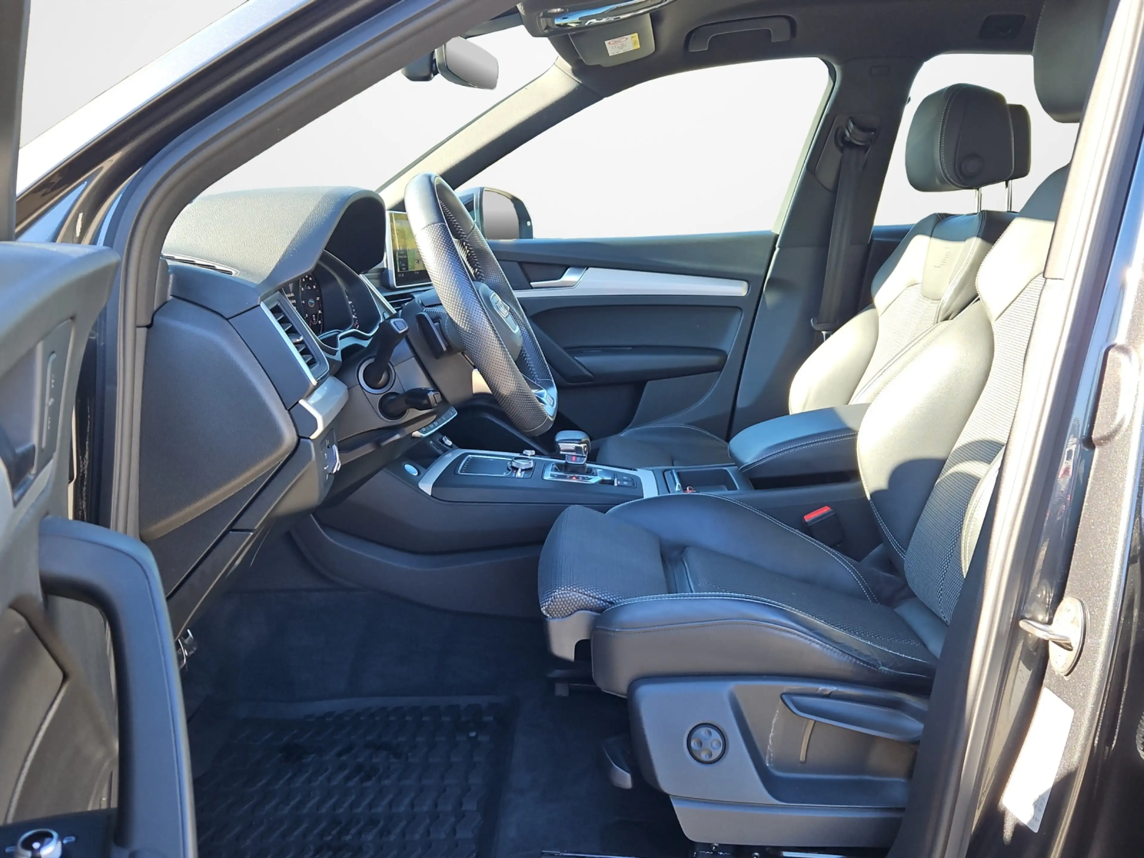 Audi Q5 40 TDI S tronic quattro Sport S-line NaviPlus m... — photo 7