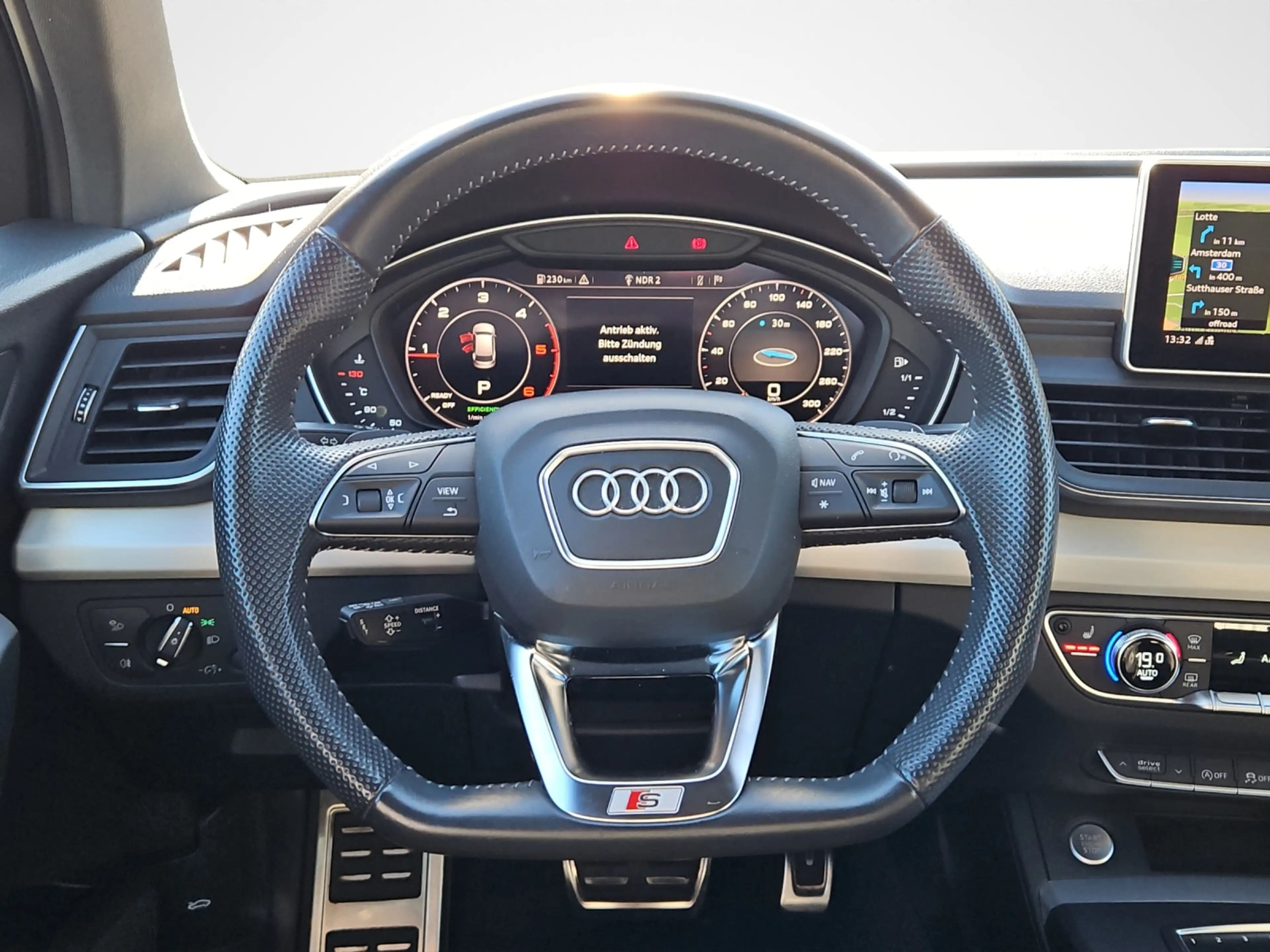 Audi Q5 40 TDI S tronic quattro Sport S-line NaviPlus m... — photo 9