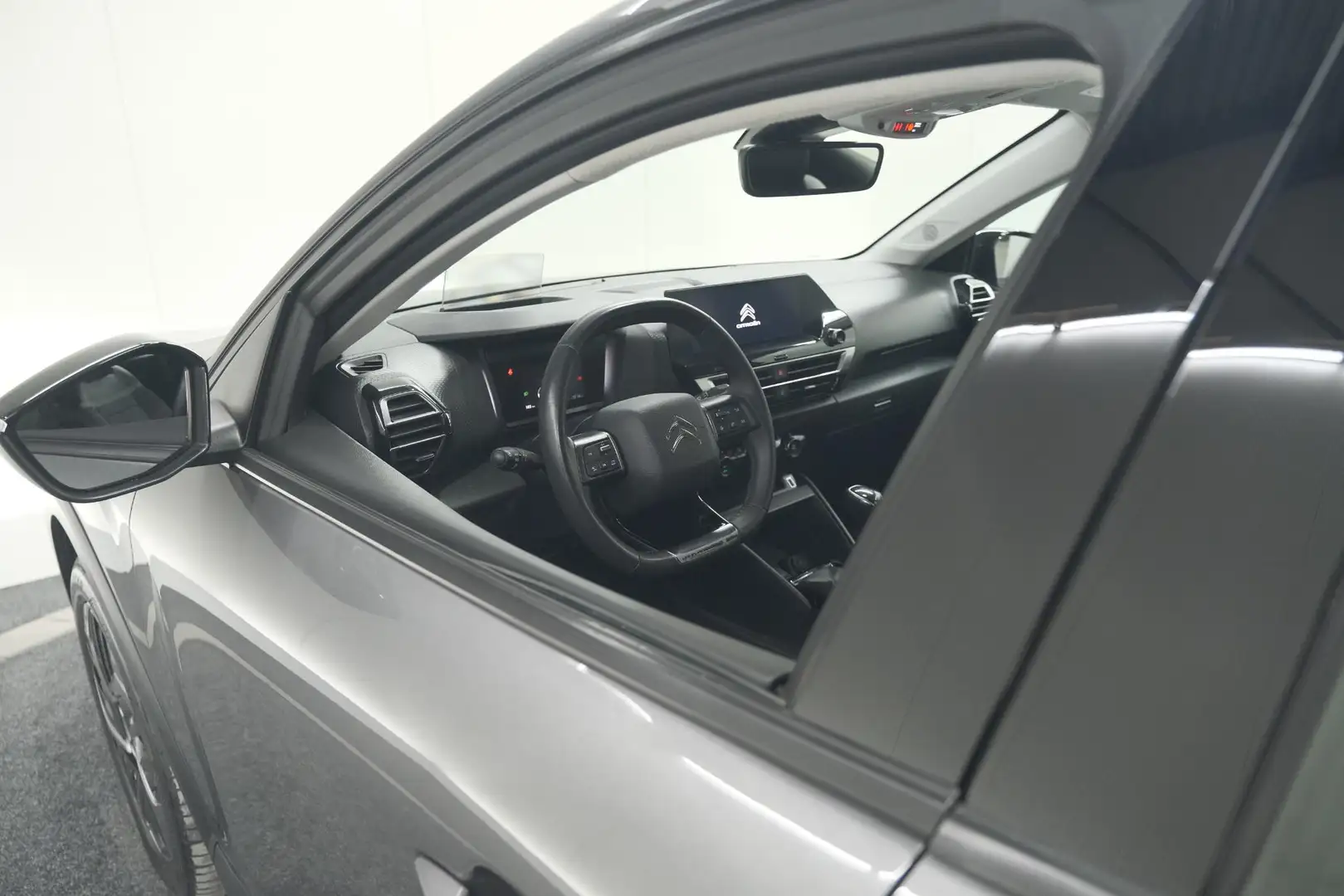 Citroen C4 PureTech 130 Feel Pack | Camera | Head-Up Display Grijs - 2