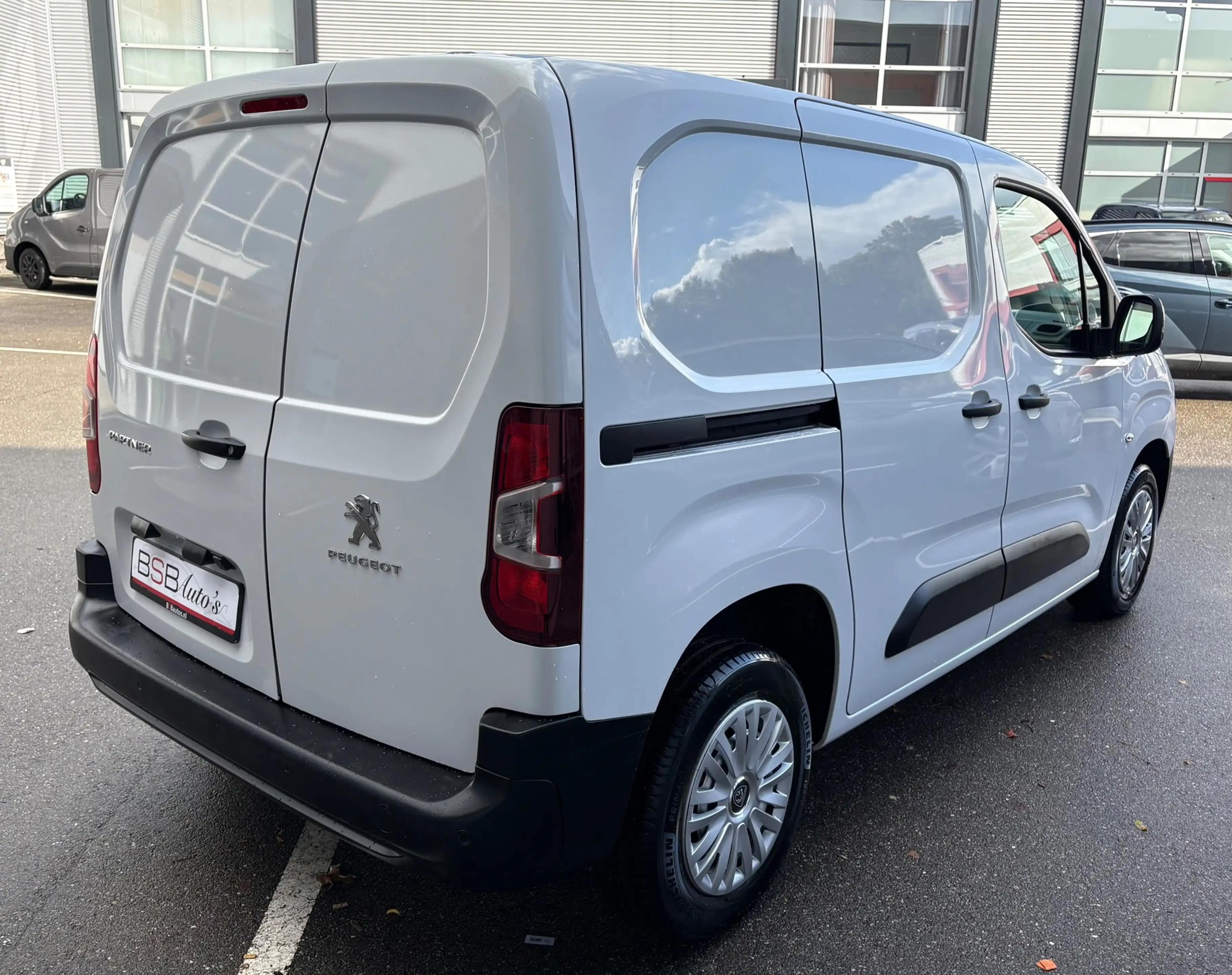 Peugeot Partner 1.2 PureTech 110 S&S L1 Airco Navi Pdc A.camera Cr — photo 7