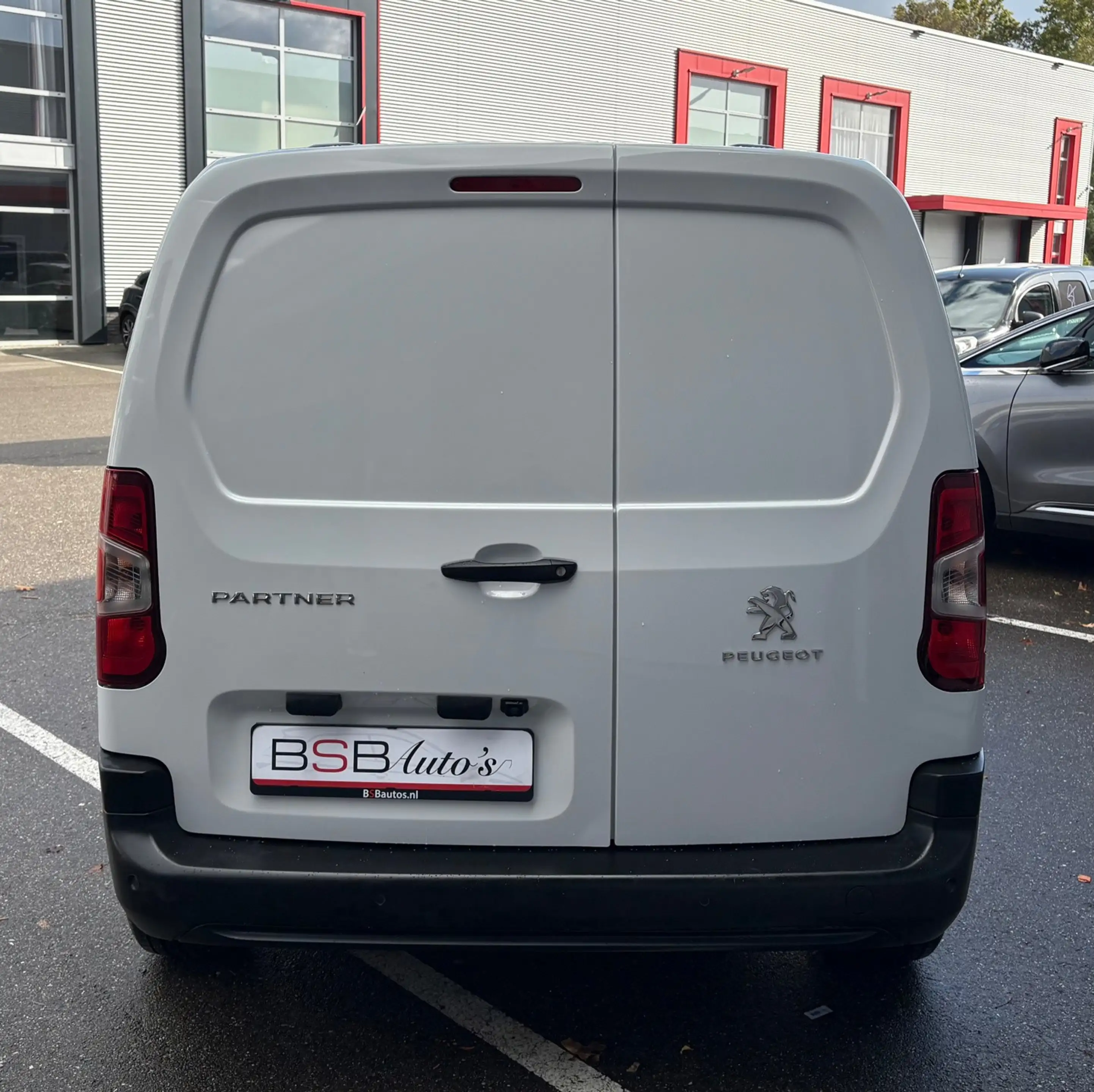 Peugeot Partner 1.2 PureTech 110 S&S L1 Airco Navi Pdc A.camera Cr — photo 5