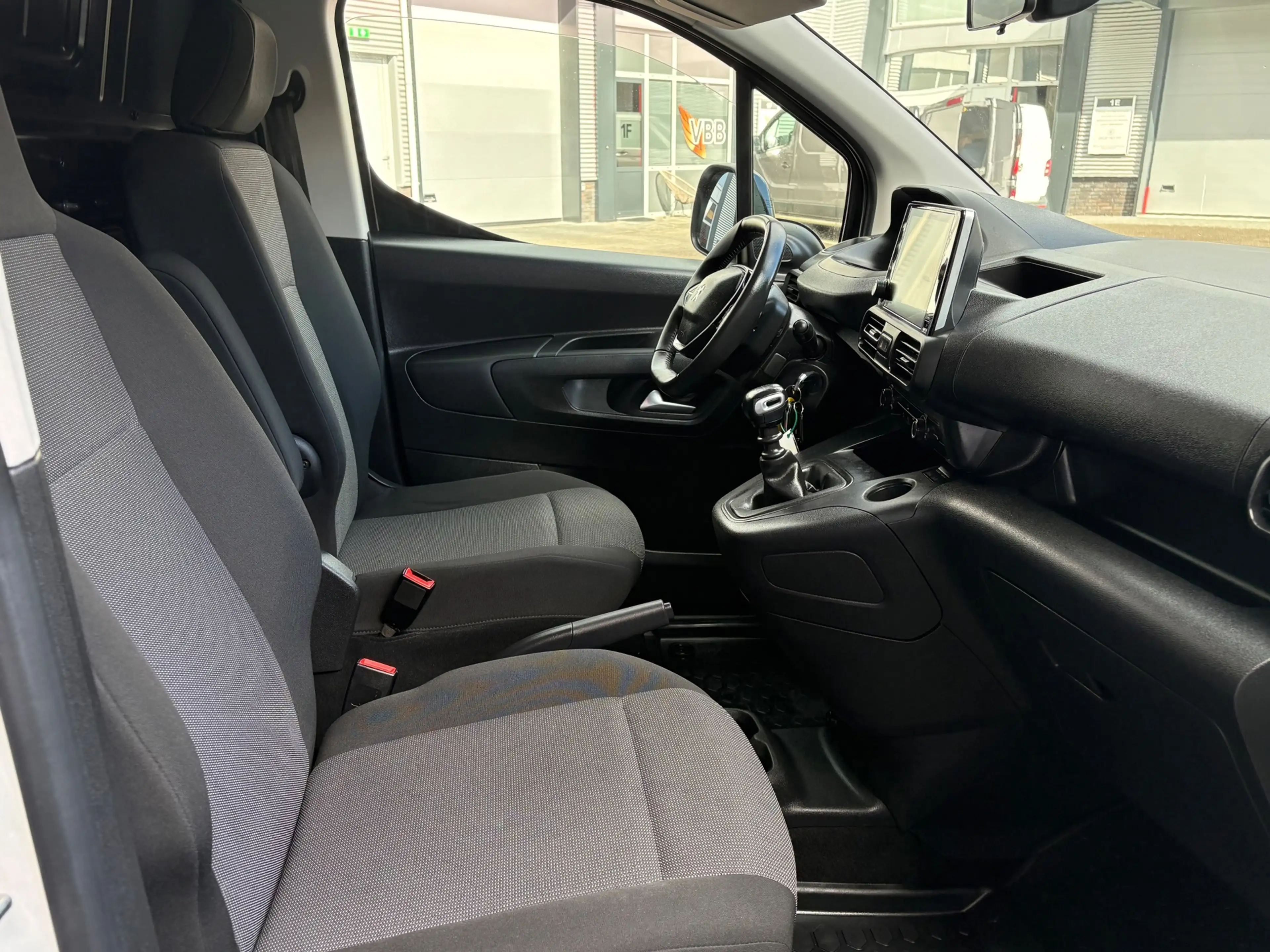 Peugeot Partner 1.2 PureTech 110 S&S L1 Airco Navi Pdc A.camera Cr — photo 15