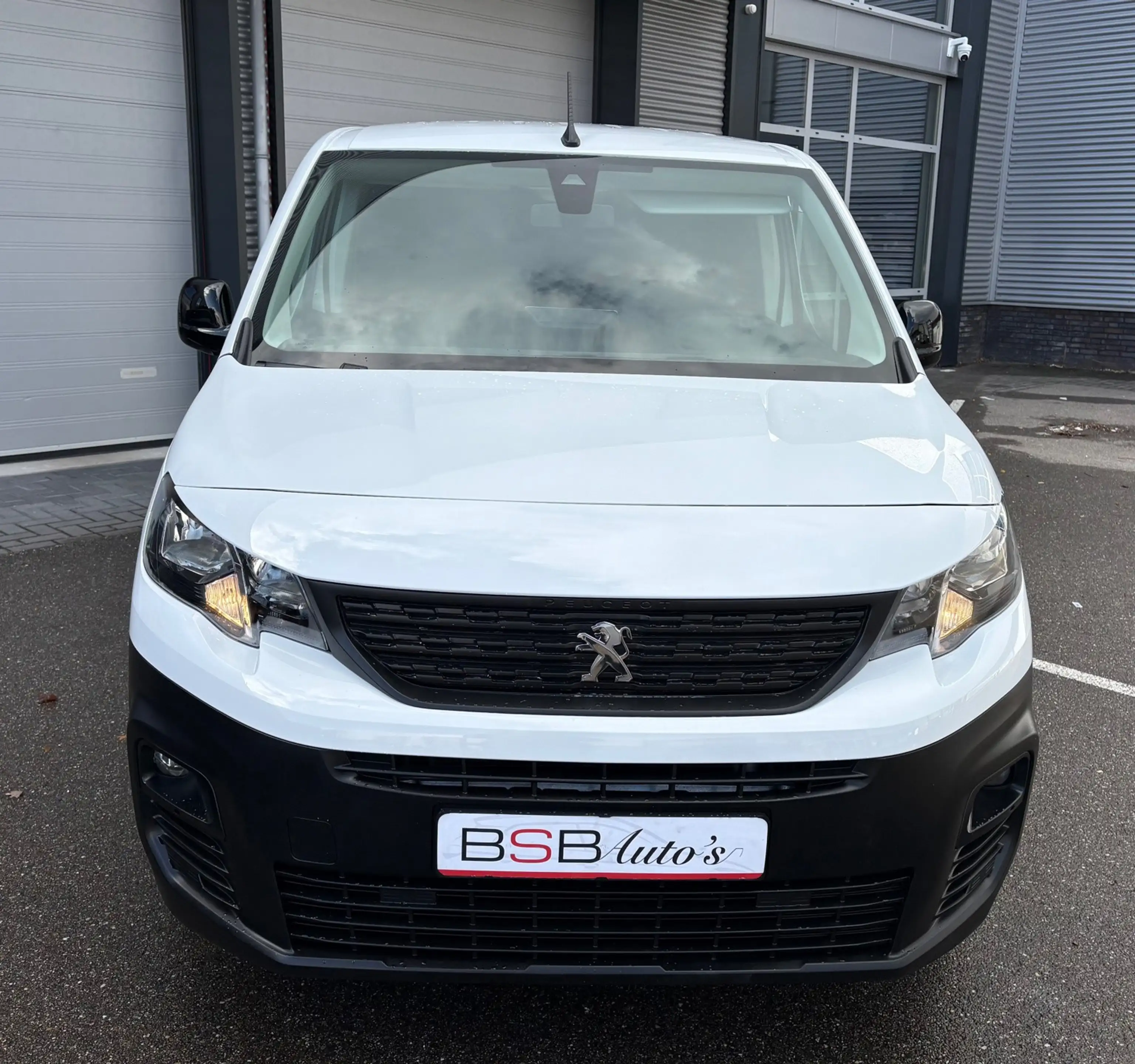 Peugeot Partner 1.2 PureTech 110 S&S L1 Airco Navi Pdc A.camera Cr — photo 11