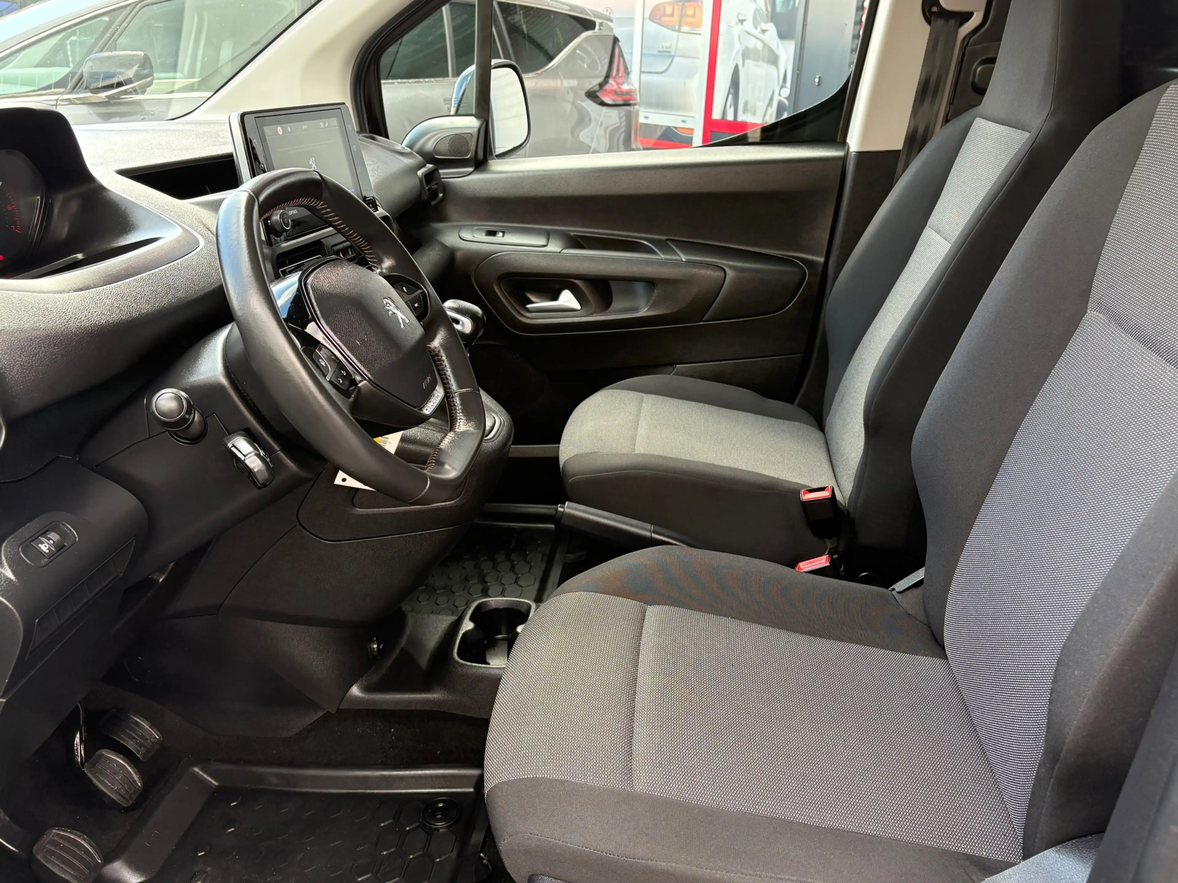 Peugeot Partner 1.2 PureTech 110 S&S L1 Airco Navi Pdc A.camera Cr — photo 14