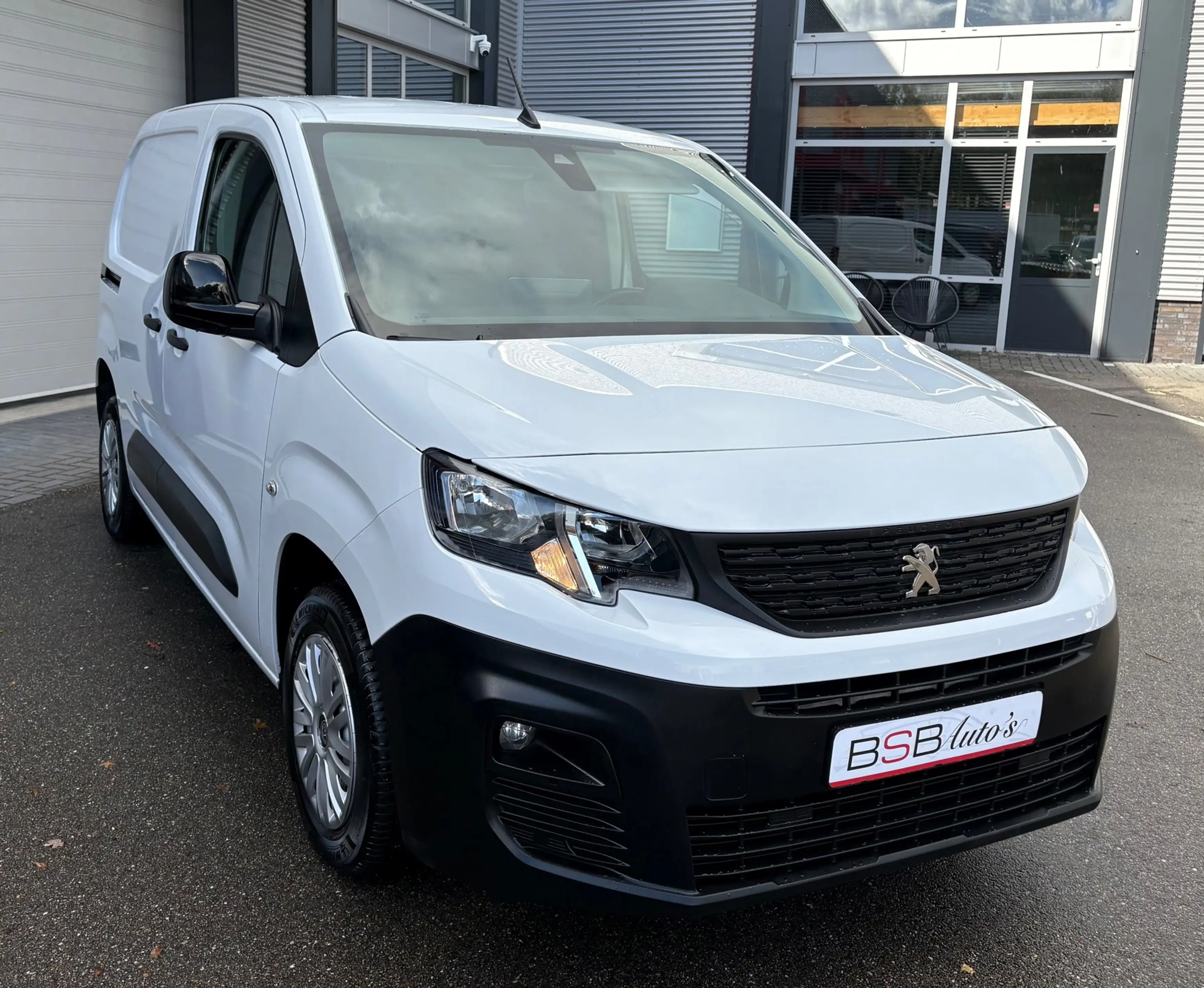 Peugeot Partner 1.2 PureTech 110 S&S L1 Airco Navi Pdc A.camera Cr — photo 10