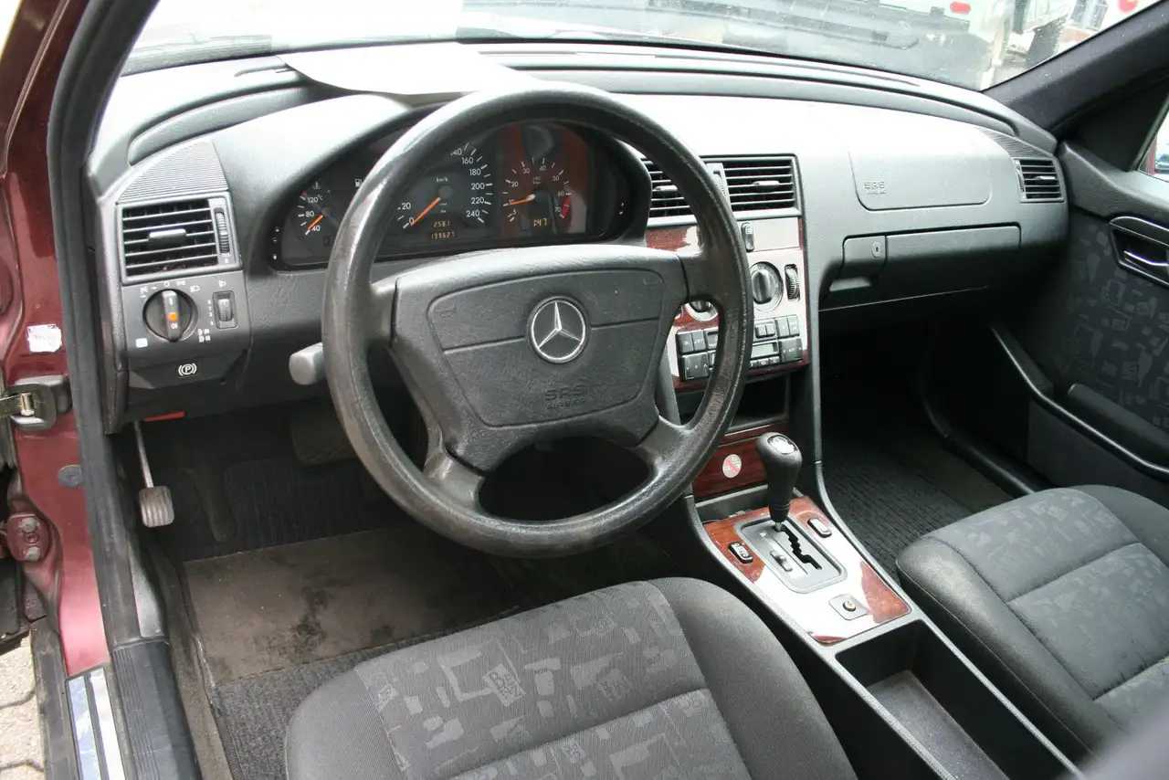 Mercedes-Benz C 180 |Oldtimer|Klima|Schiebedach|Autom.|1. Hd, foto 8