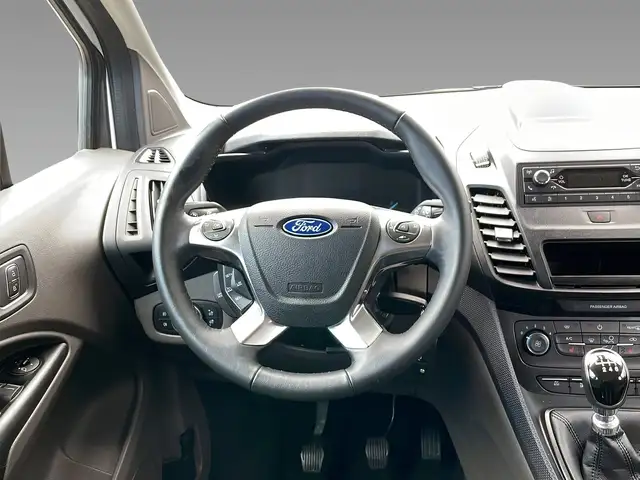 Ford Transit Connect view 13