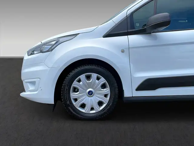 Ford Transit Connect view 4