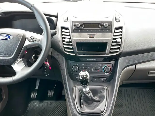 Ford Transit Connect view 14