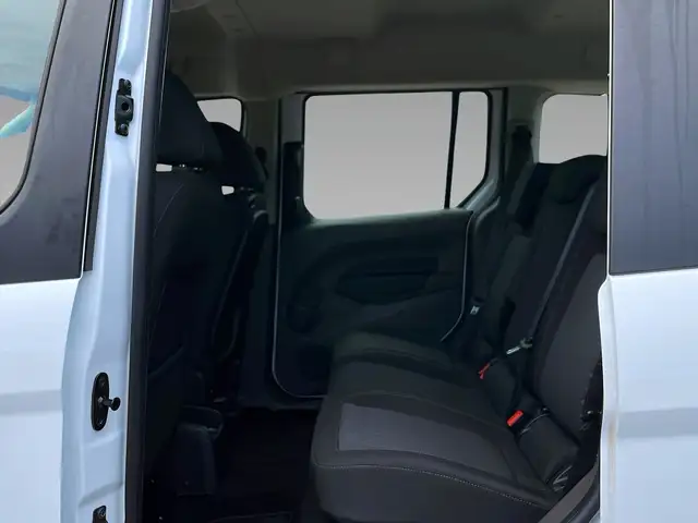 Ford Transit Connect view 10