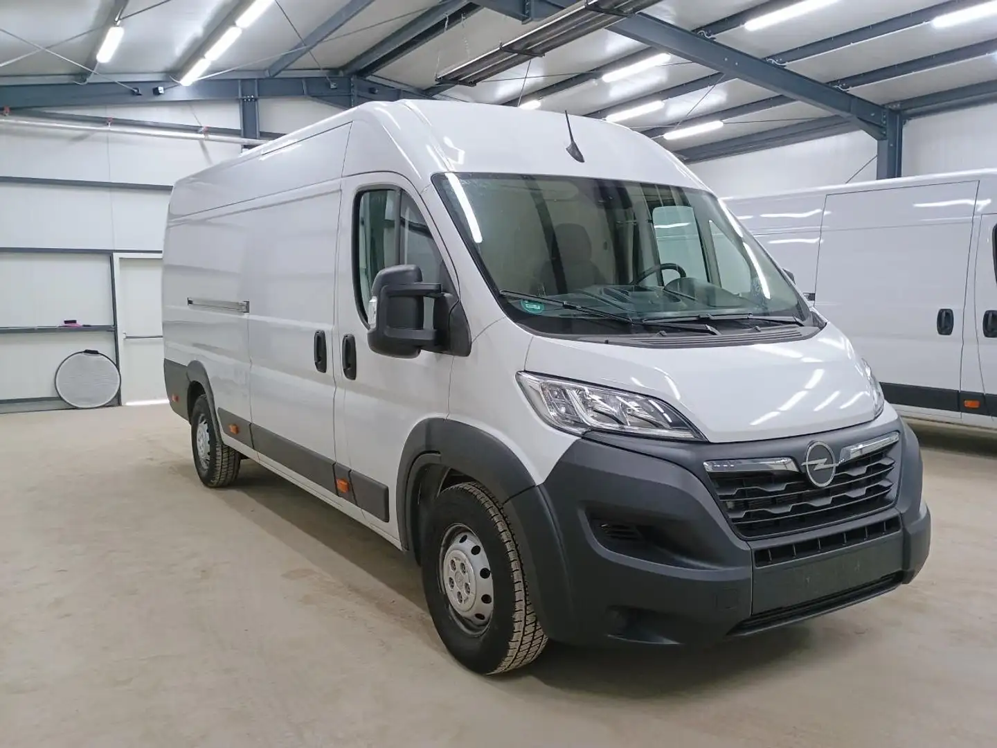 Opel Movano 2.2 BlueHDi L4/H2 2WD VA PDC SHZ Weiß - 1