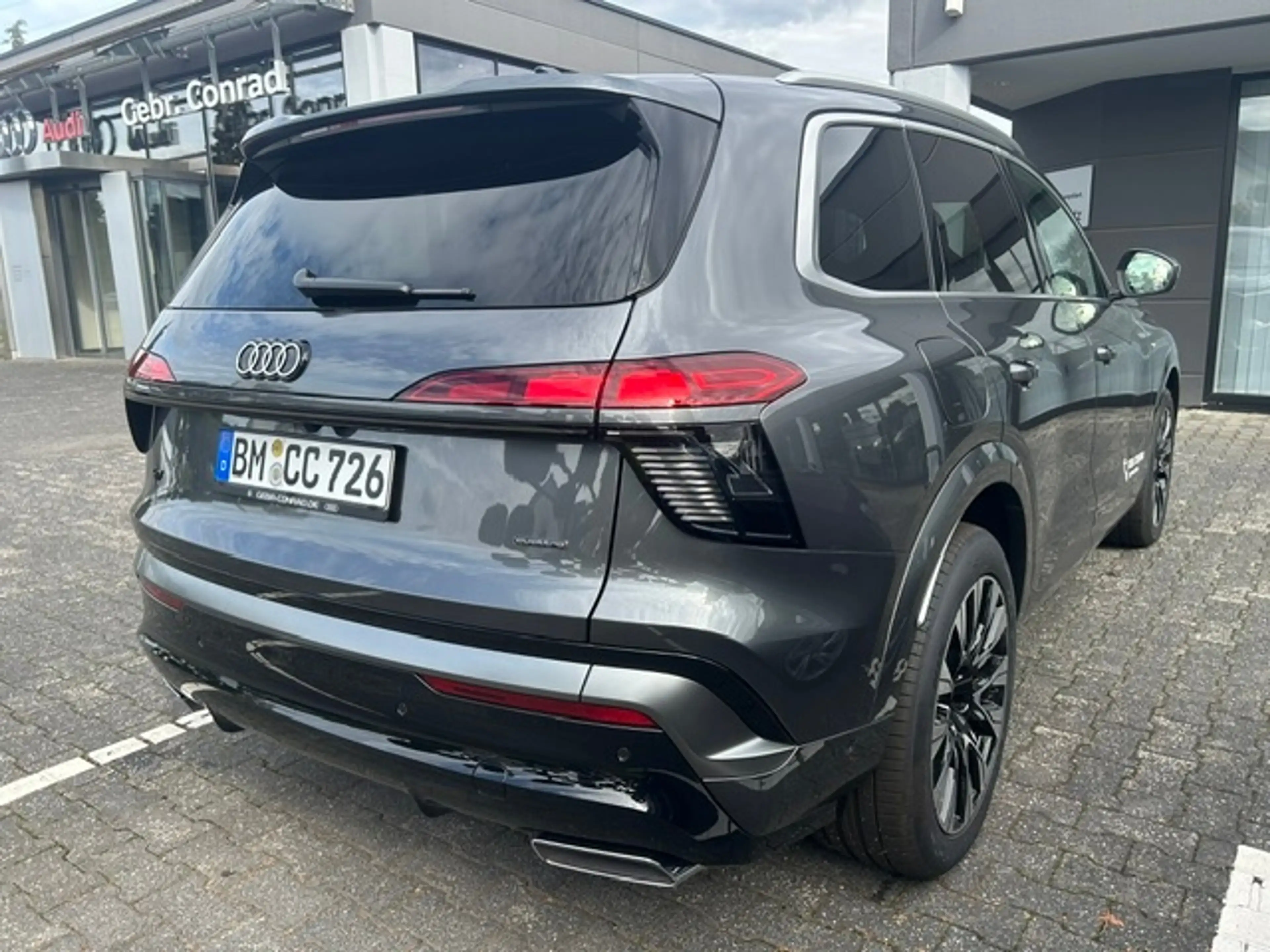 Audi Q7 TDI quattro "S line", NP: 115.000 € — photo 3