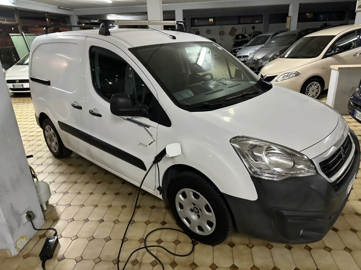 Peugeot Partner Full Electric L1 -3 POSTI-Furgone Premium Blanc - 2