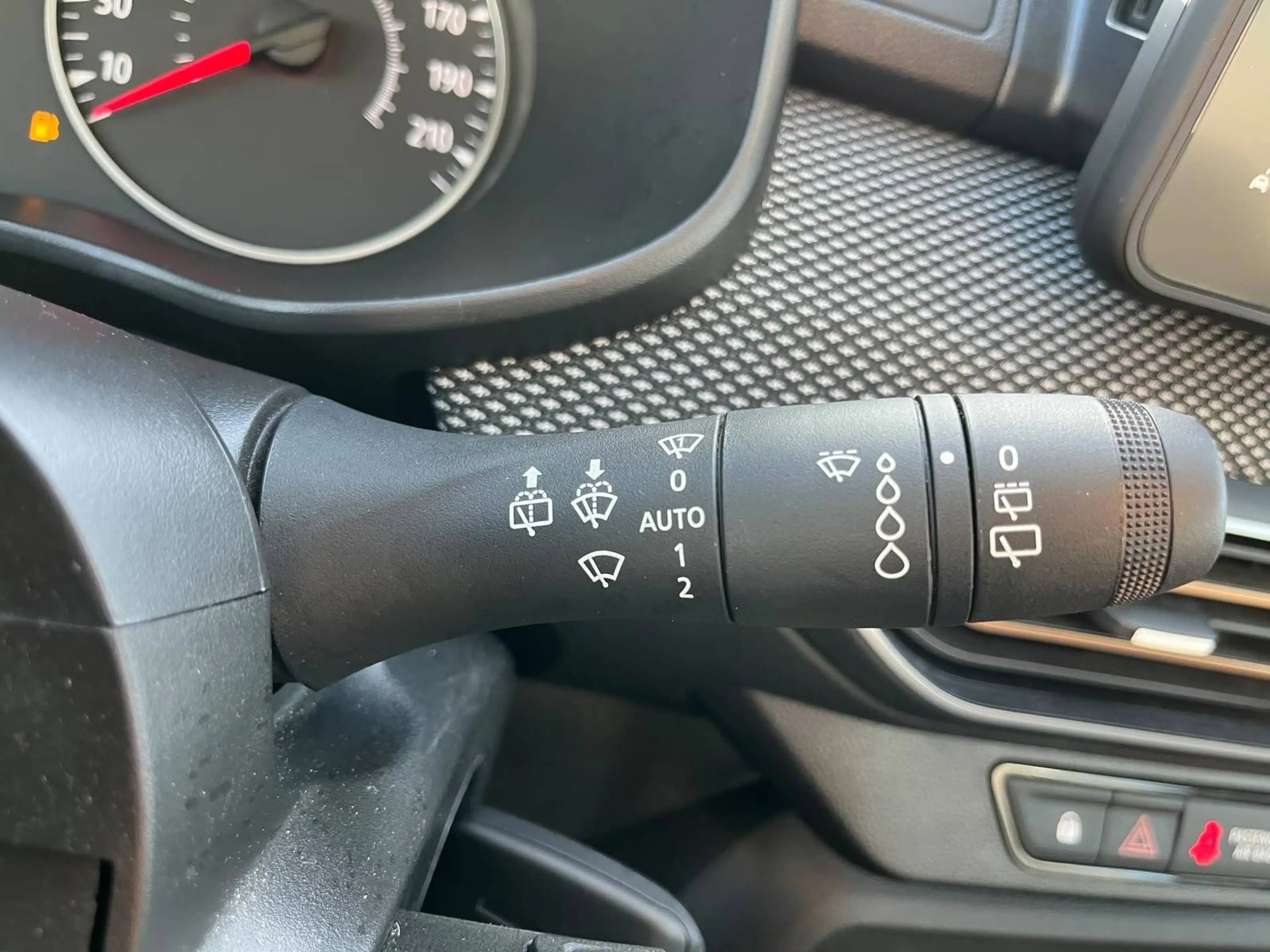 Dacia Sandero Sandero 1.0 TCe Expression — photo 14