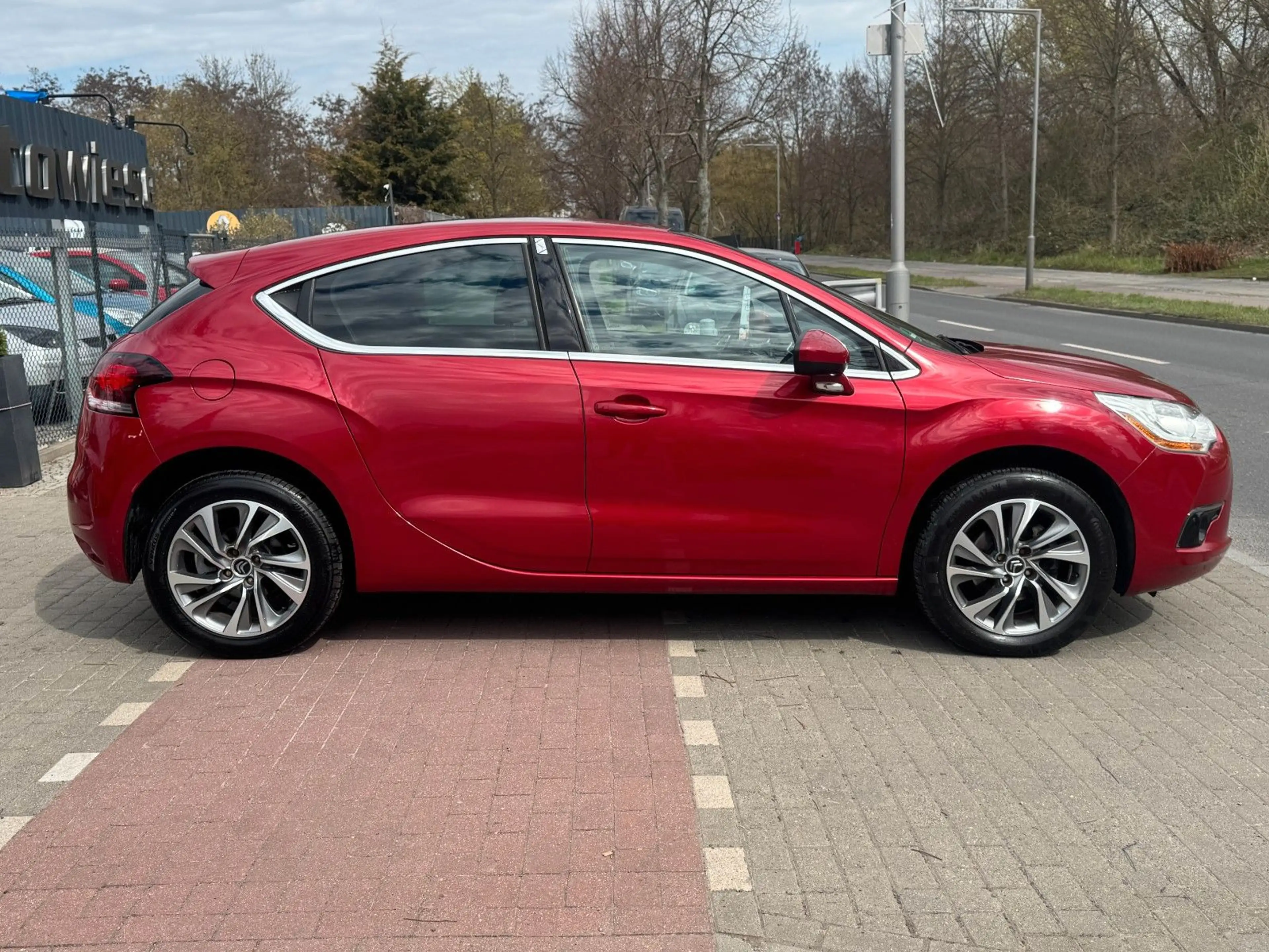 Citroen DS4 SoChic 1.6HDI*Aut.*Klima*Temp.*PDC*Massage* — photo 4