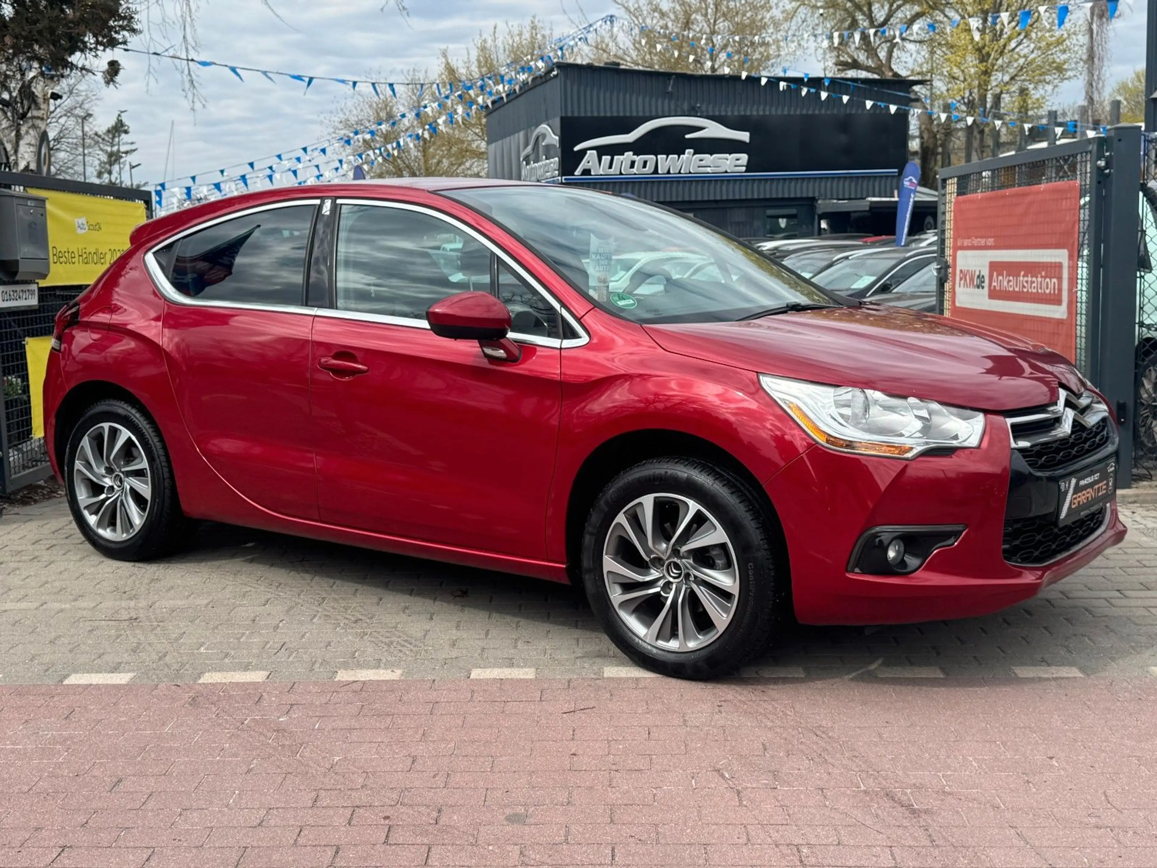 Citroen DS4 SoChic 1.6HDI*Aut.*Klima*Temp.*PDC*Massage*