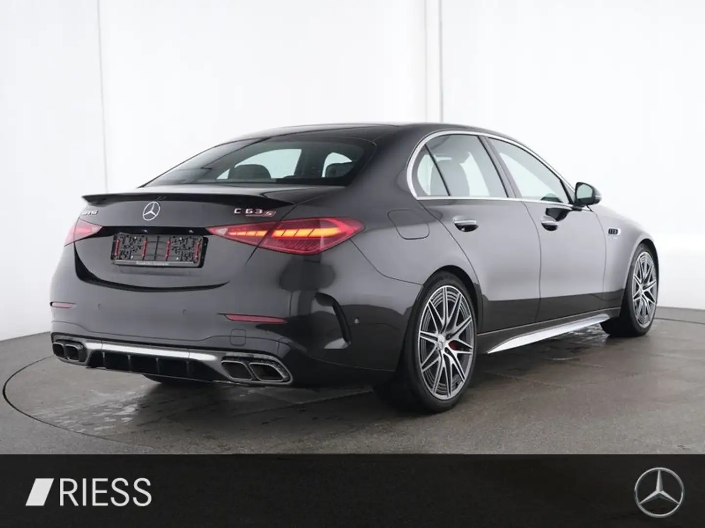 Mercedes-Benz C 63 AMG S E PERF AMG Sport Prem Plus HUD Pano Burmes Schwarz - 2