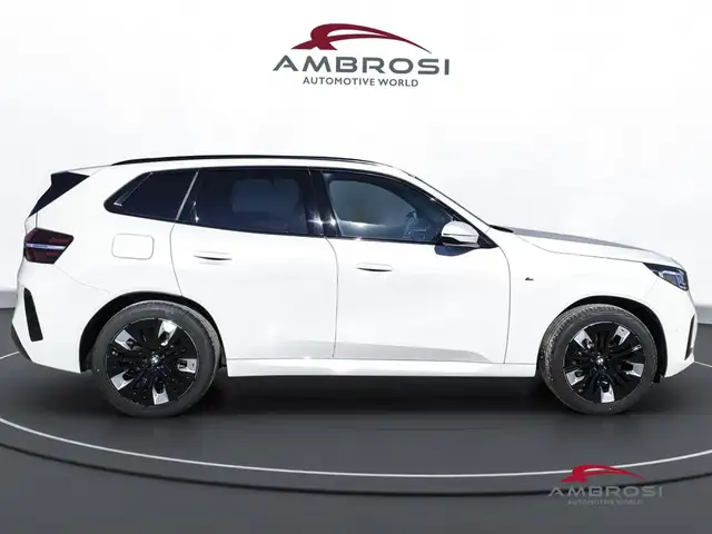 BMW X3 view 3