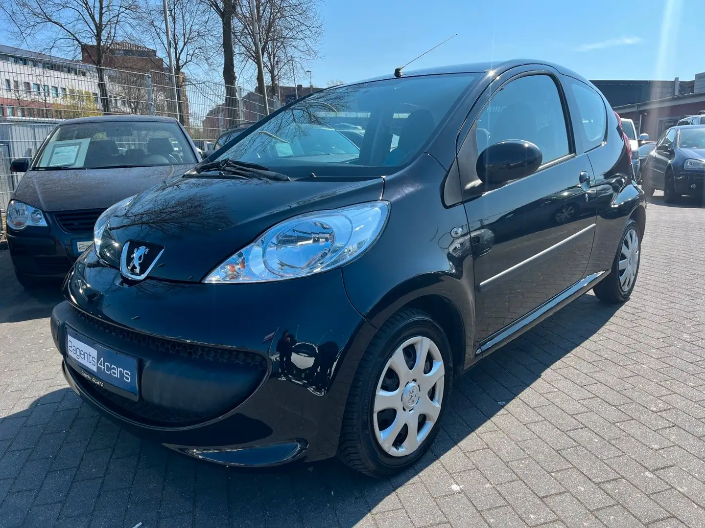 Peugeot 107 Urban Move°Garantie°Klima°AUX°Isofix°HU neu Schwarz - 1