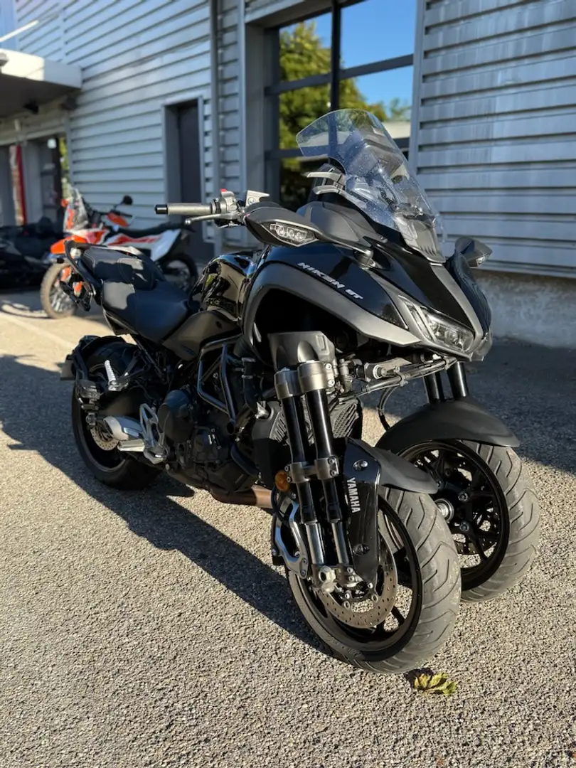 Yamaha Niken Noir - 1