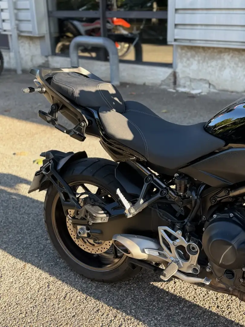 Yamaha Niken Noir - 2