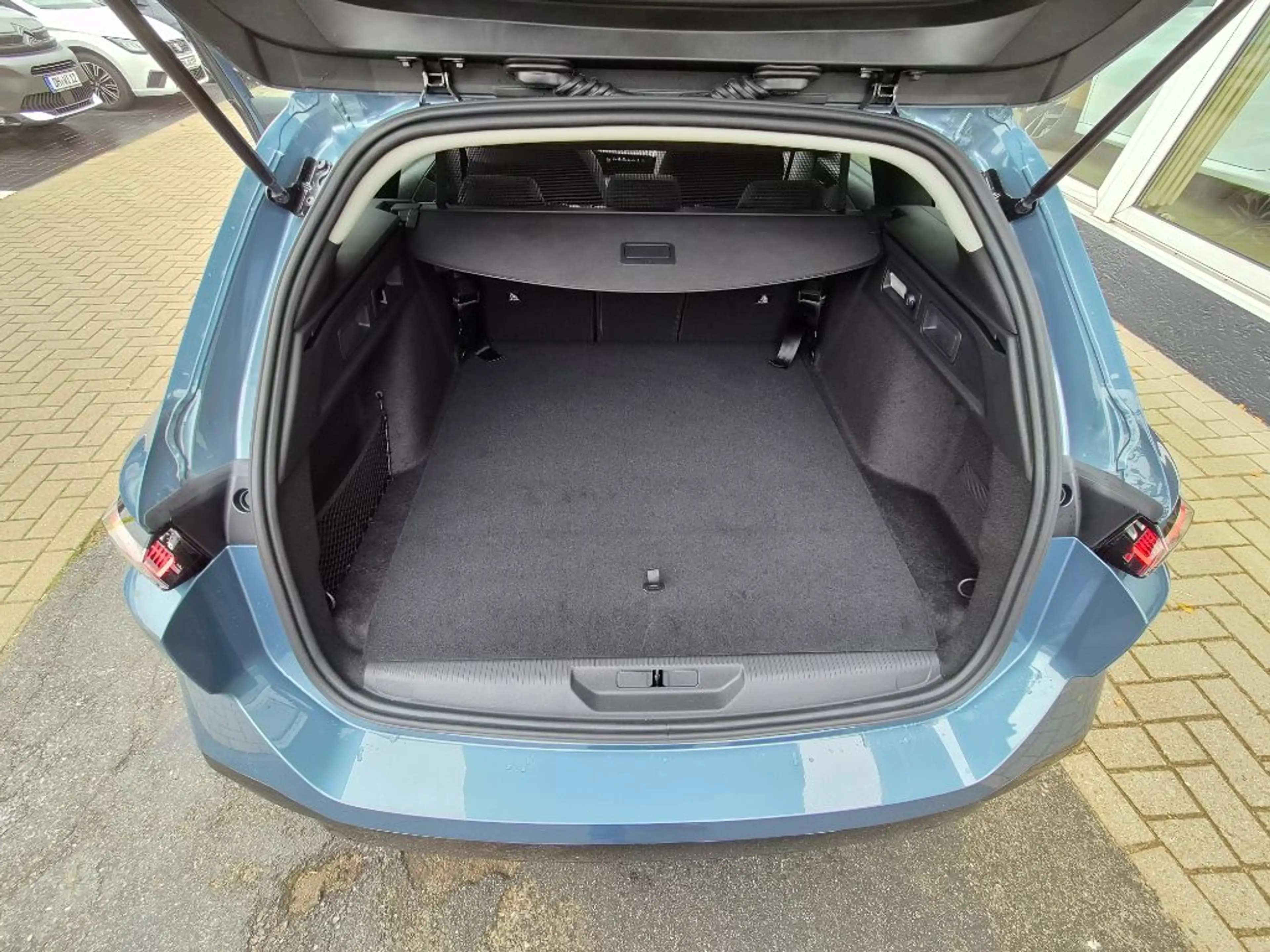 Peugeot 308 SW Hybrid 195 DSC7 Allure ACC+LED+360°CAM — photo 11