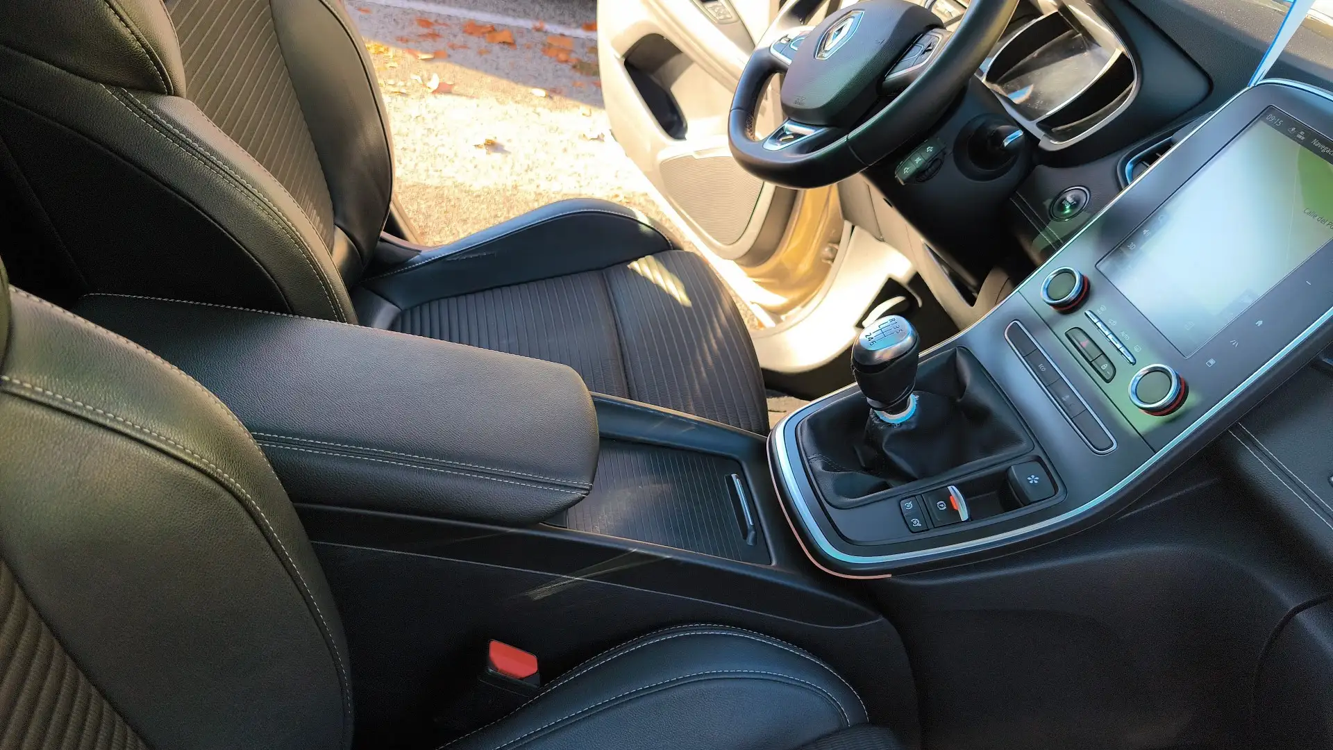 Renault Grand Scenic Grand Scénic dCi Zen Blue 110kW Zen Blue Brązowy - 2