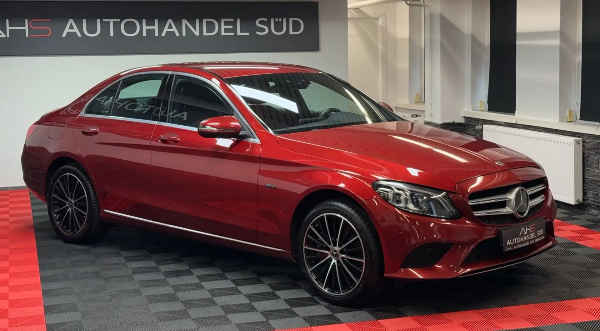 Mercedes-Benz C 300 e 4Matic Avantgarde *LED*360°*NAVI*AHK* Rojo - 2