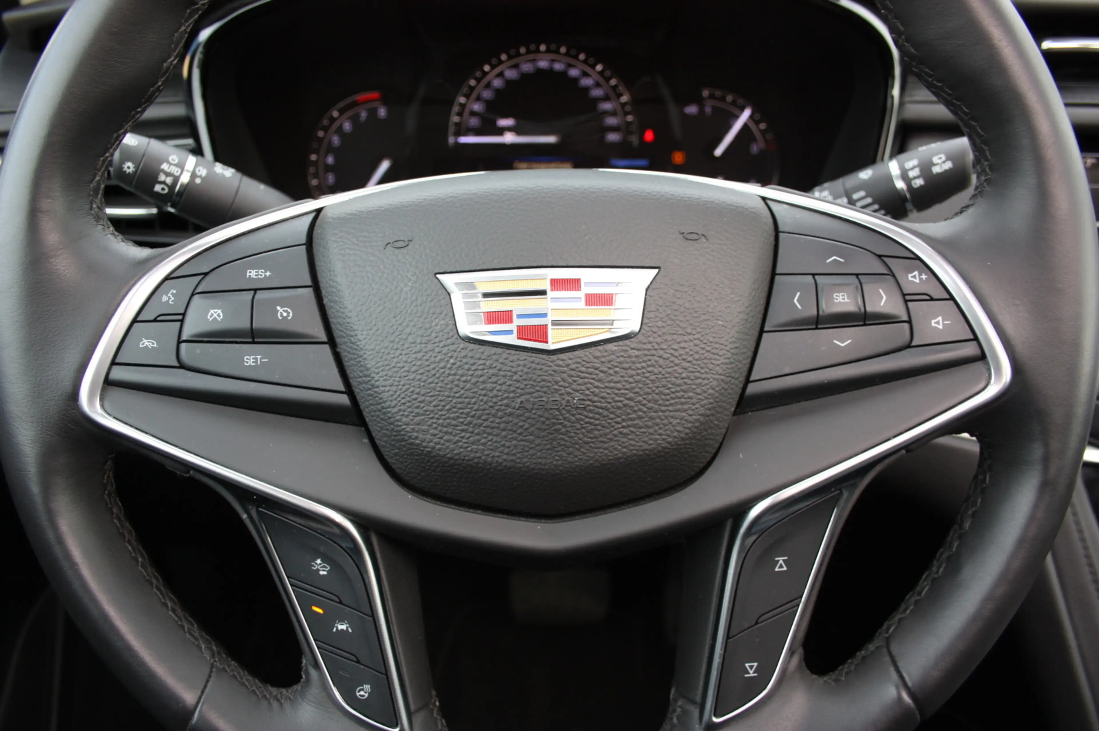 Cadillac XT5 3.6 PLATINUM 4x4 Autom. Navi/Leder/Pano/LED — photo 13