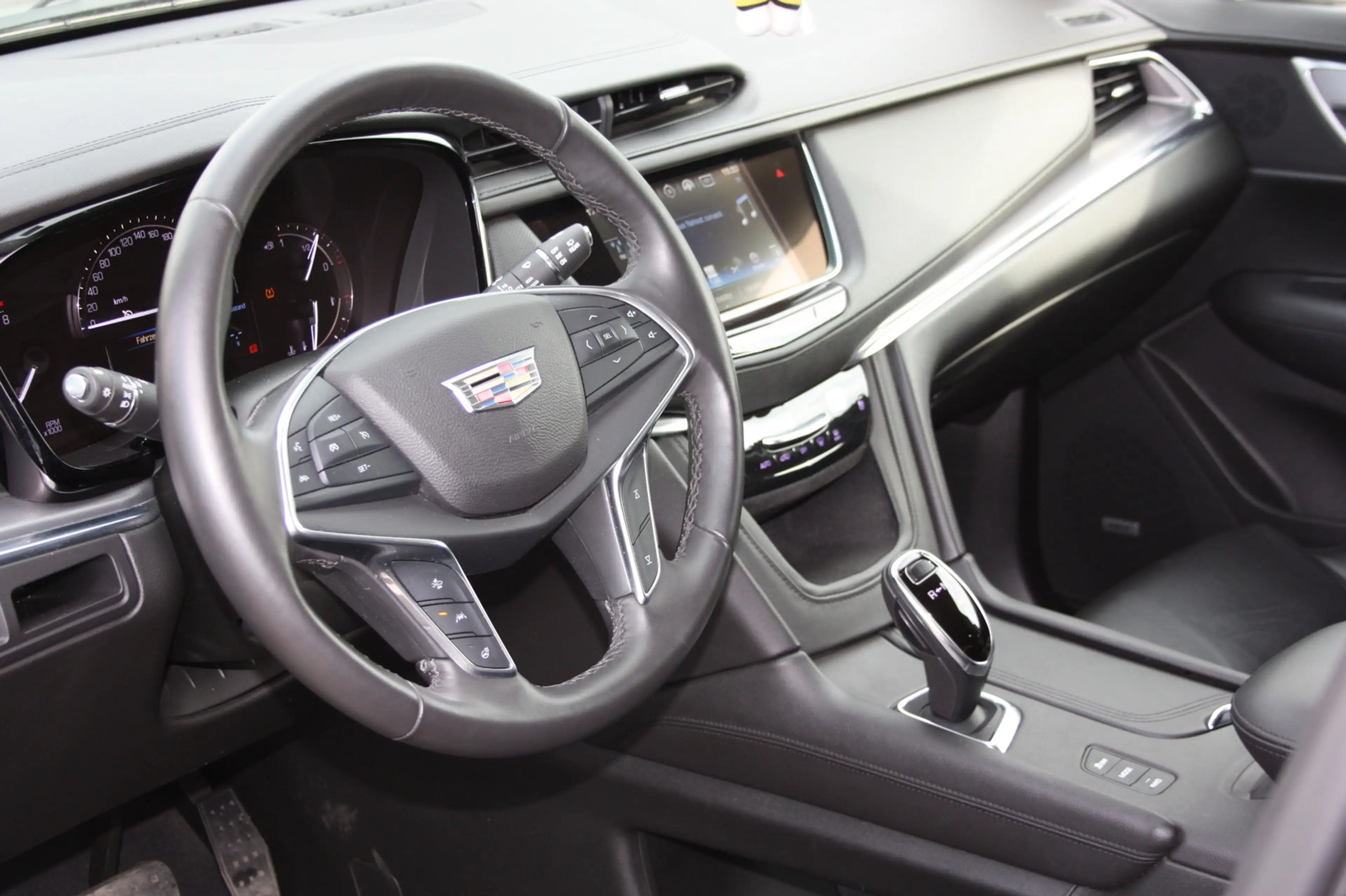 Cadillac XT5 3.6 PLATINUM 4x4 Autom. Navi/Leder/Pano/LED — photo 12
