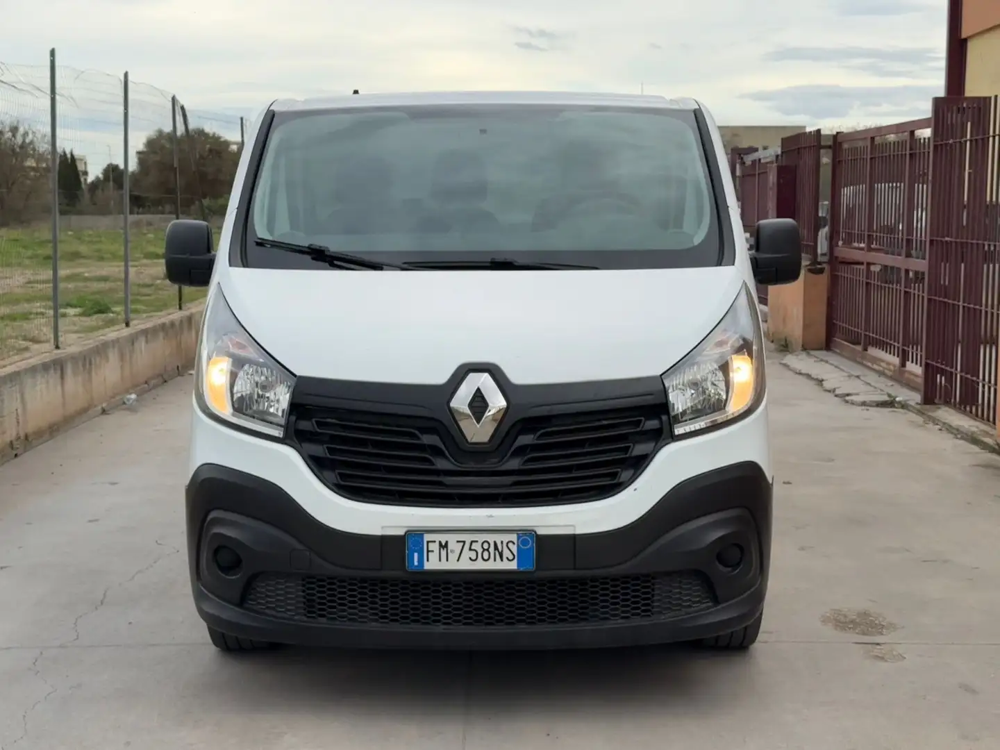 Renault Trafic Trafic T27 1.6 dCi 120CV PC-TN Furgone Blanc - 1