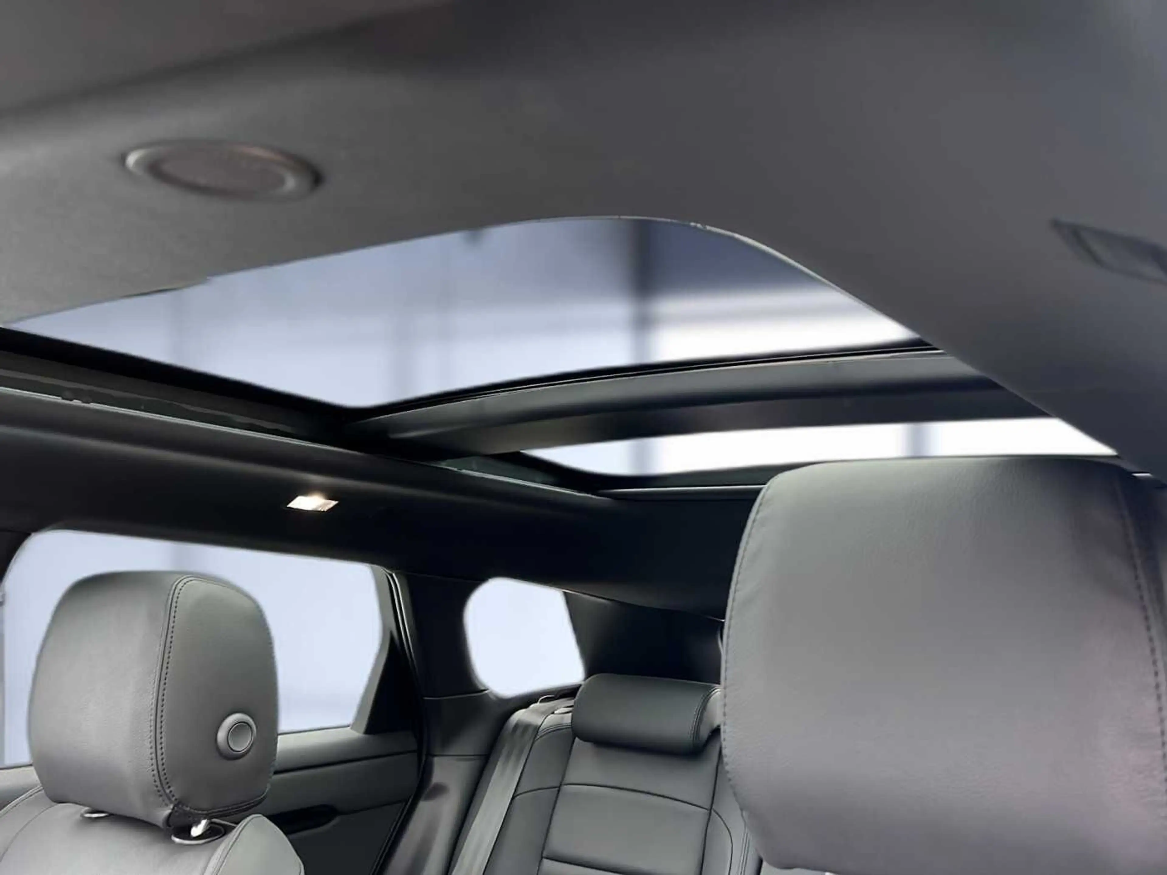 Land Rover Range Rover Evoque D165 Mild-Hybrid Dynamic SE — photo 15