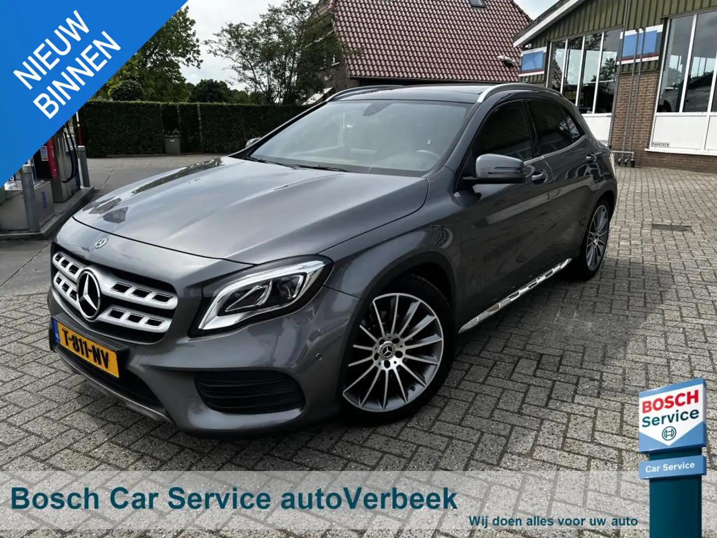 Mercedes-Benz GLA 250 4Matic | AMG | Pano | 19" LMV | LED | El.achterkle Grijs - 1
