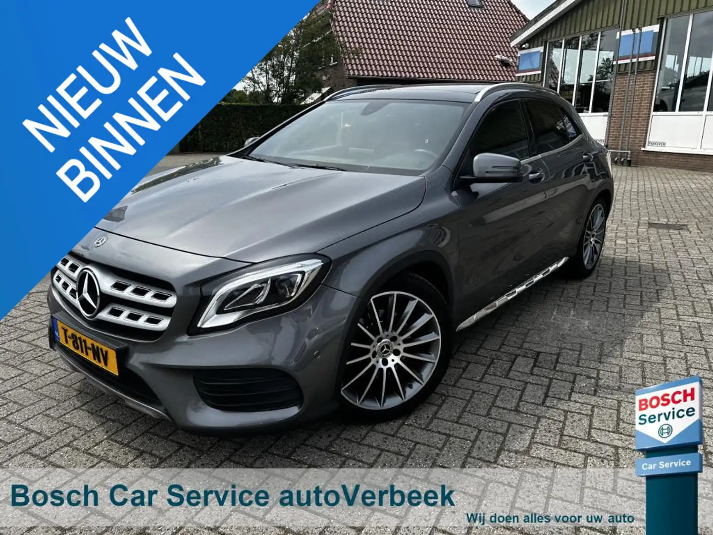 Mercedes-Benz GLA 250 4Matic | AMG | Pano | 19" LMV | LED | El.achterkle Grijs - 1