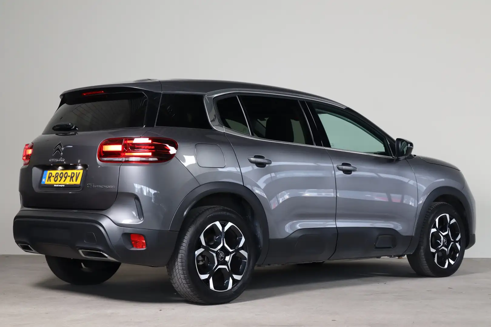 Citroen C5 Aircross 1.2 PureTech Feel NL-Auto!! Camera I Keyless I Led Grijs - 2