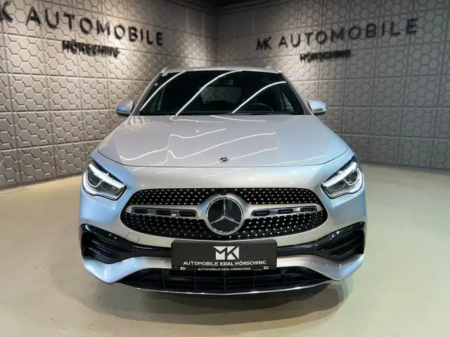 Mercedes-Benz Gla Class view 3